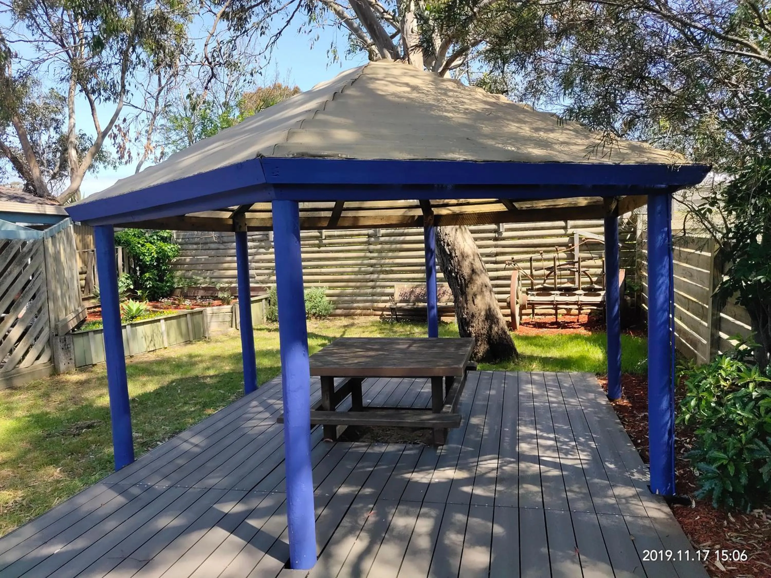 BBQ facilities in Coachman Motel and Holiday Units
