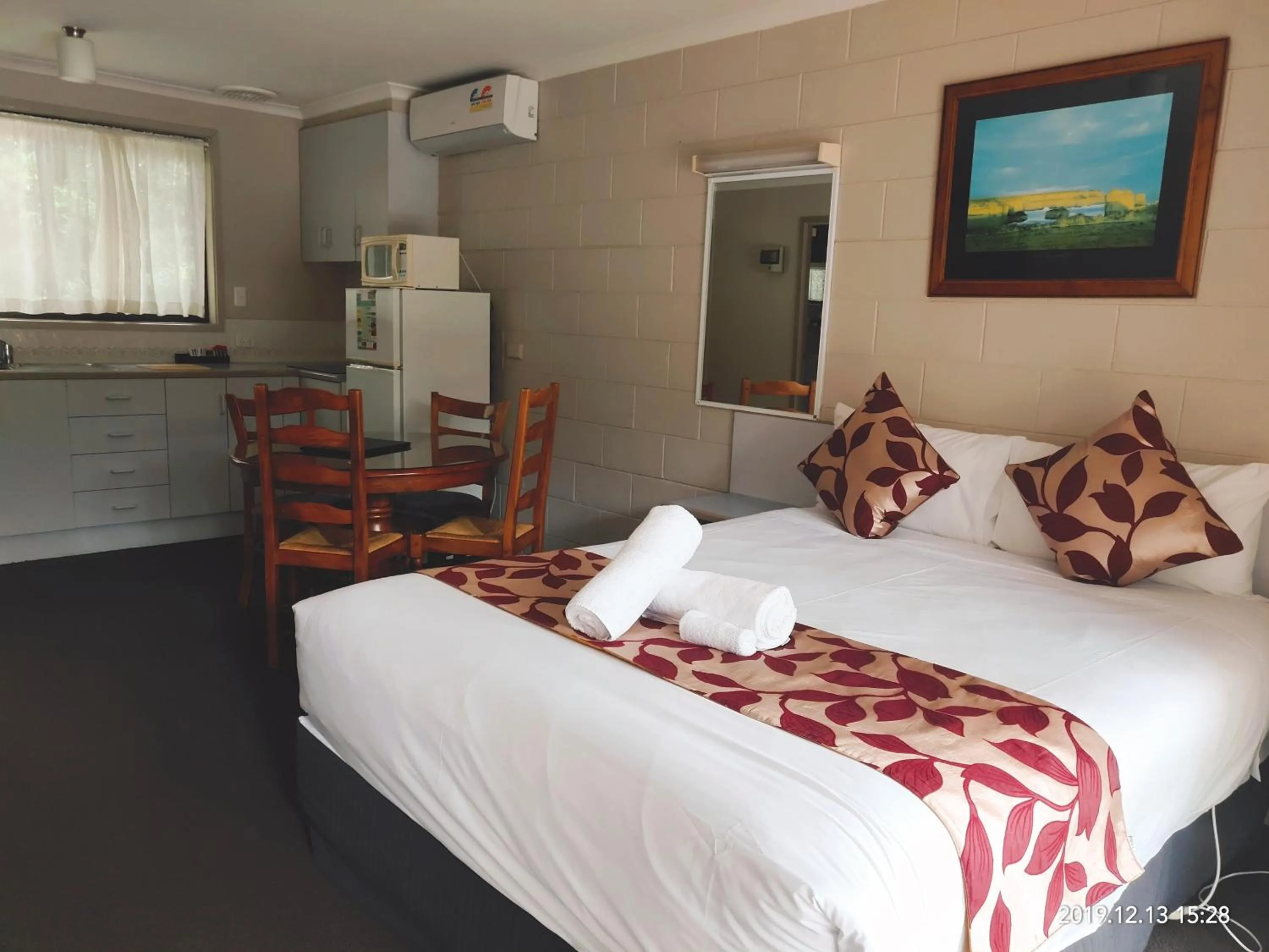 Bed in Coachman Motel and Holiday Units