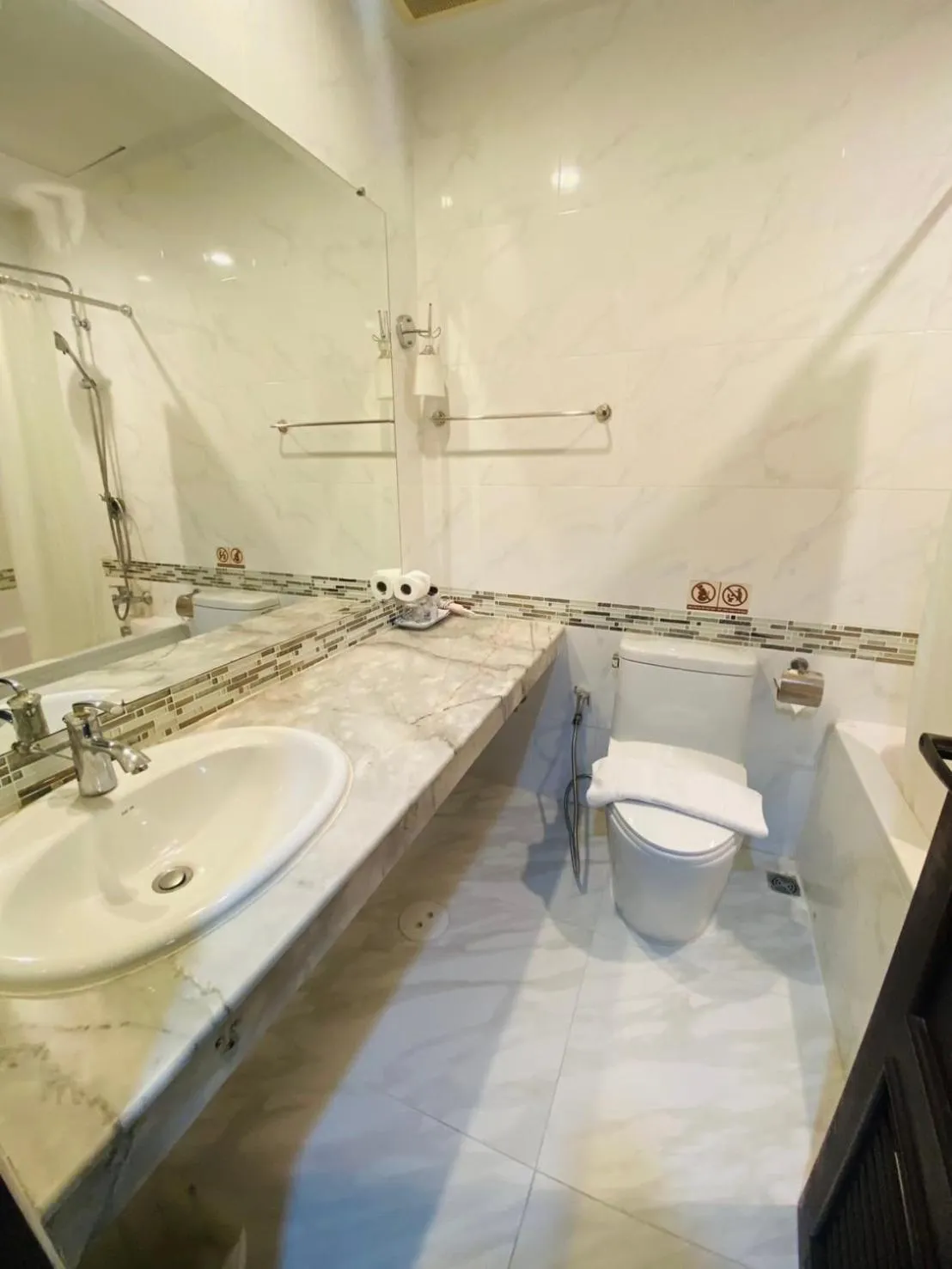 Toilet in Nautical Inn