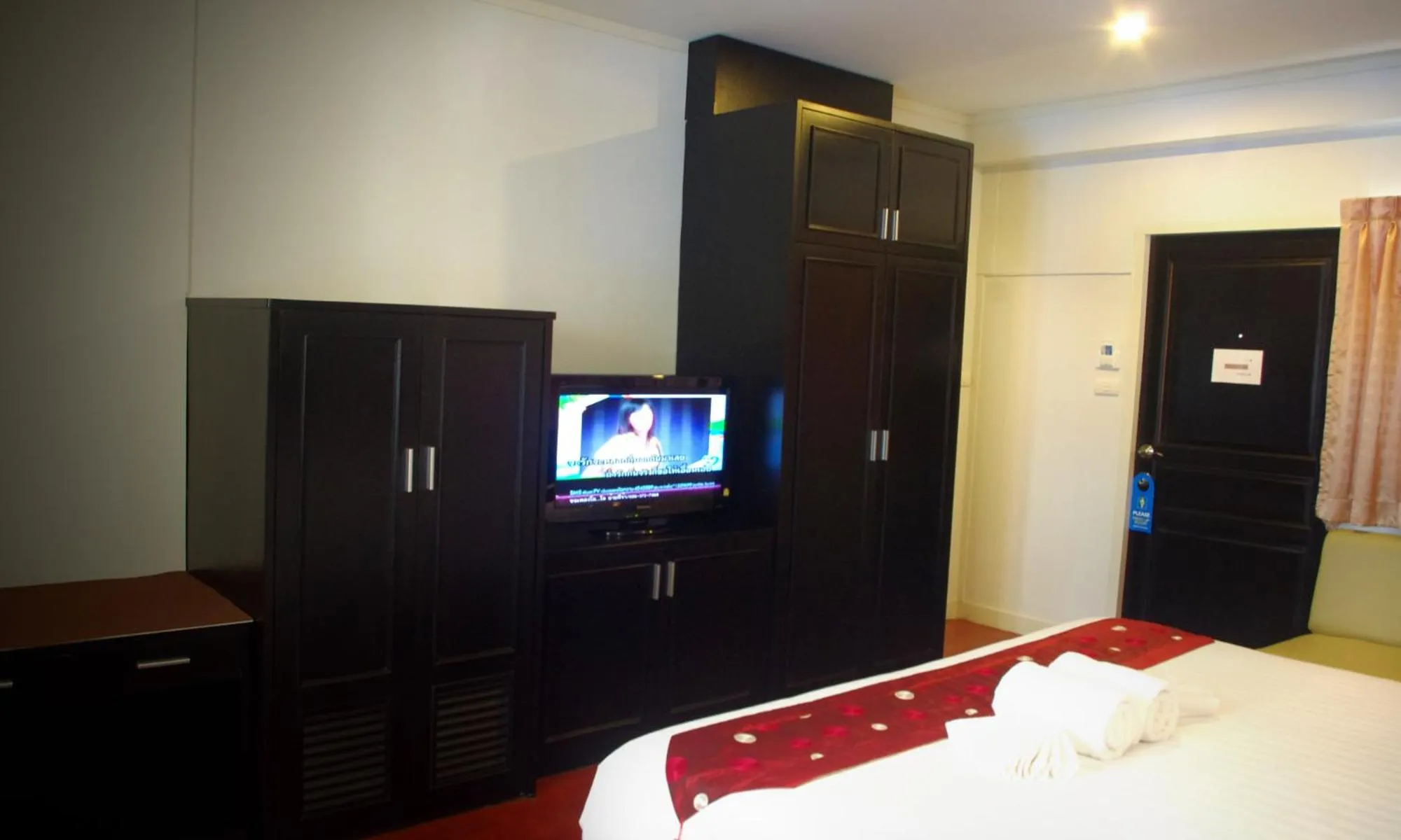 wardrobe, Bed in Nautical Inn