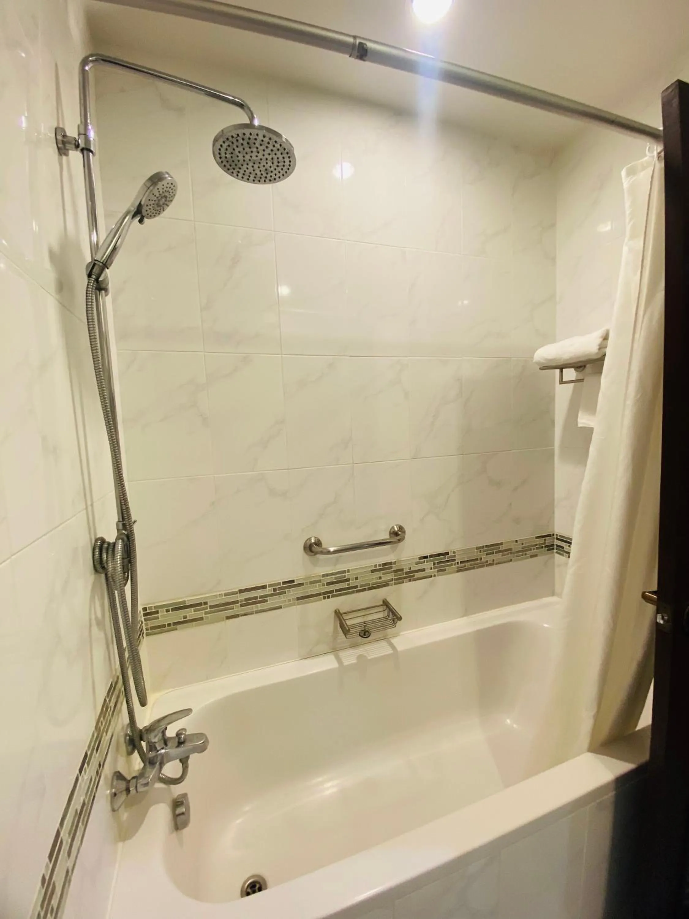 Shower in Nautical Inn