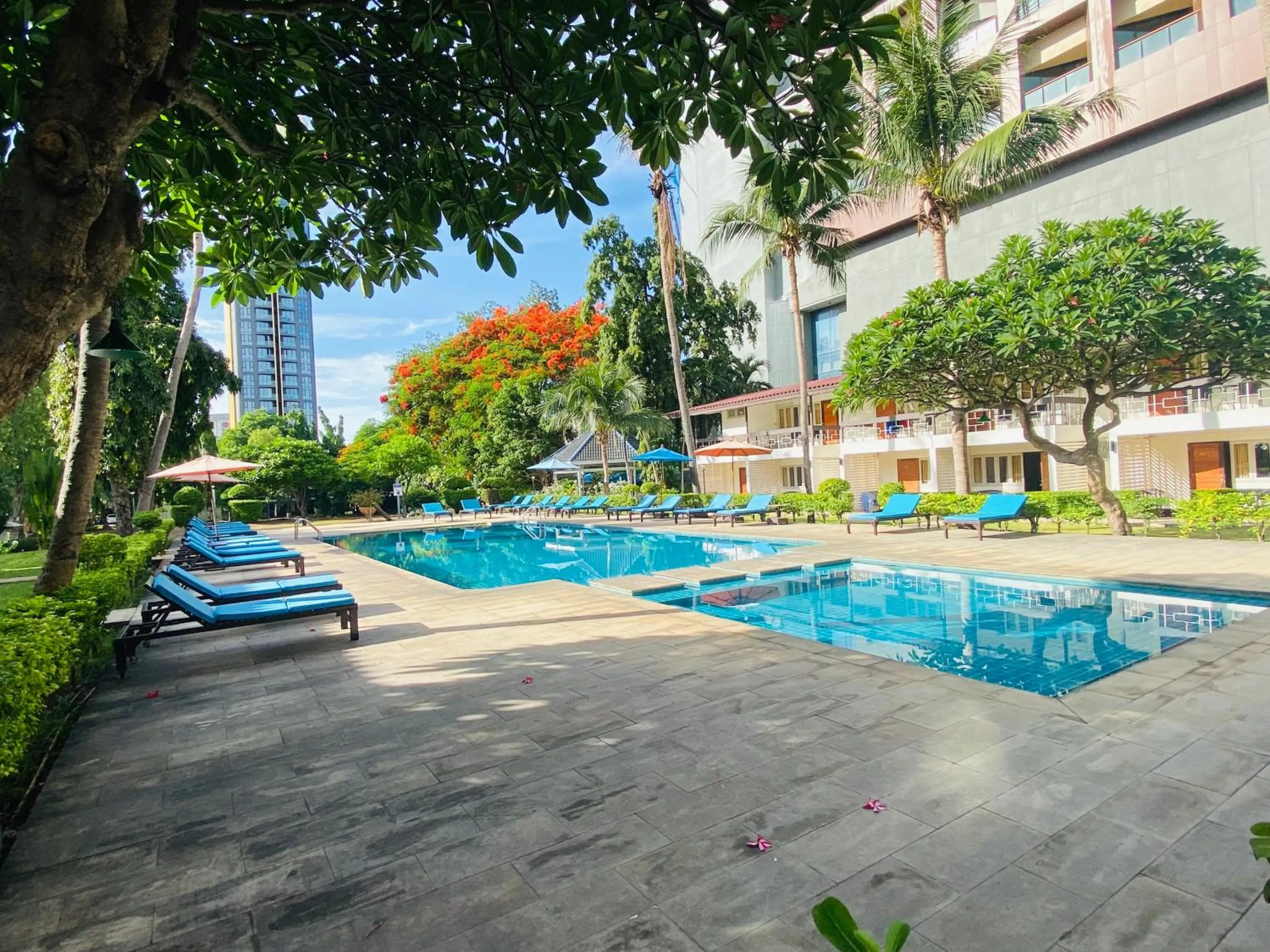 Swimming pool in Nautical Inn