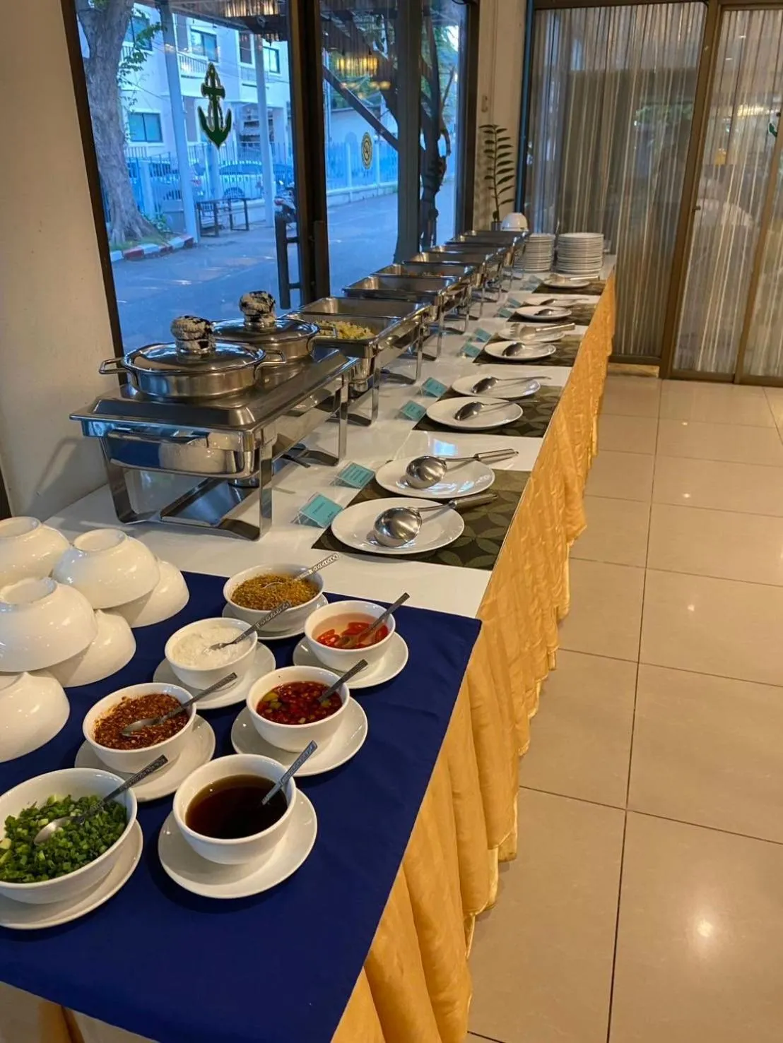 Restaurant/places to eat in Nautical Inn