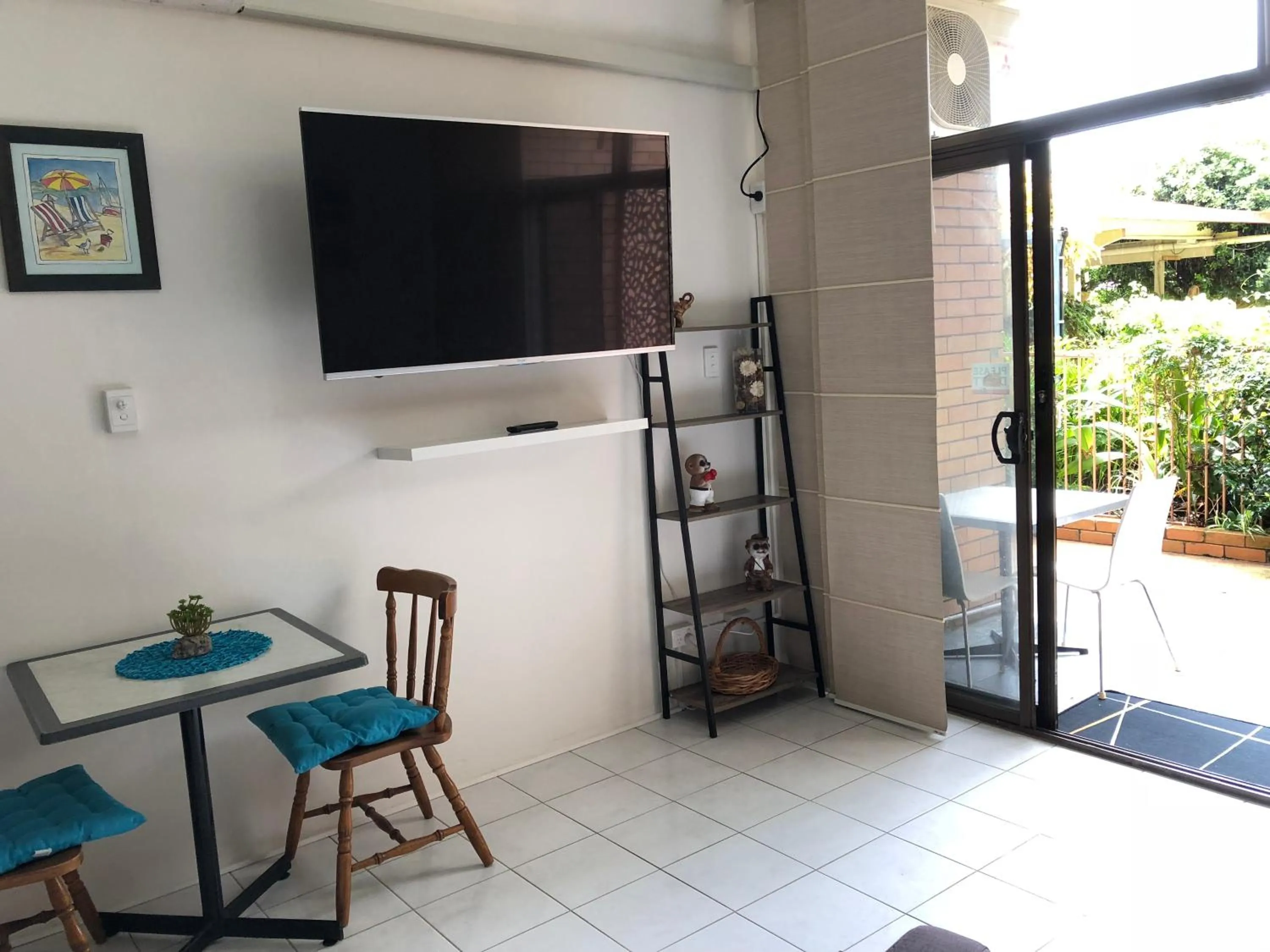 Living room in The Tahitian