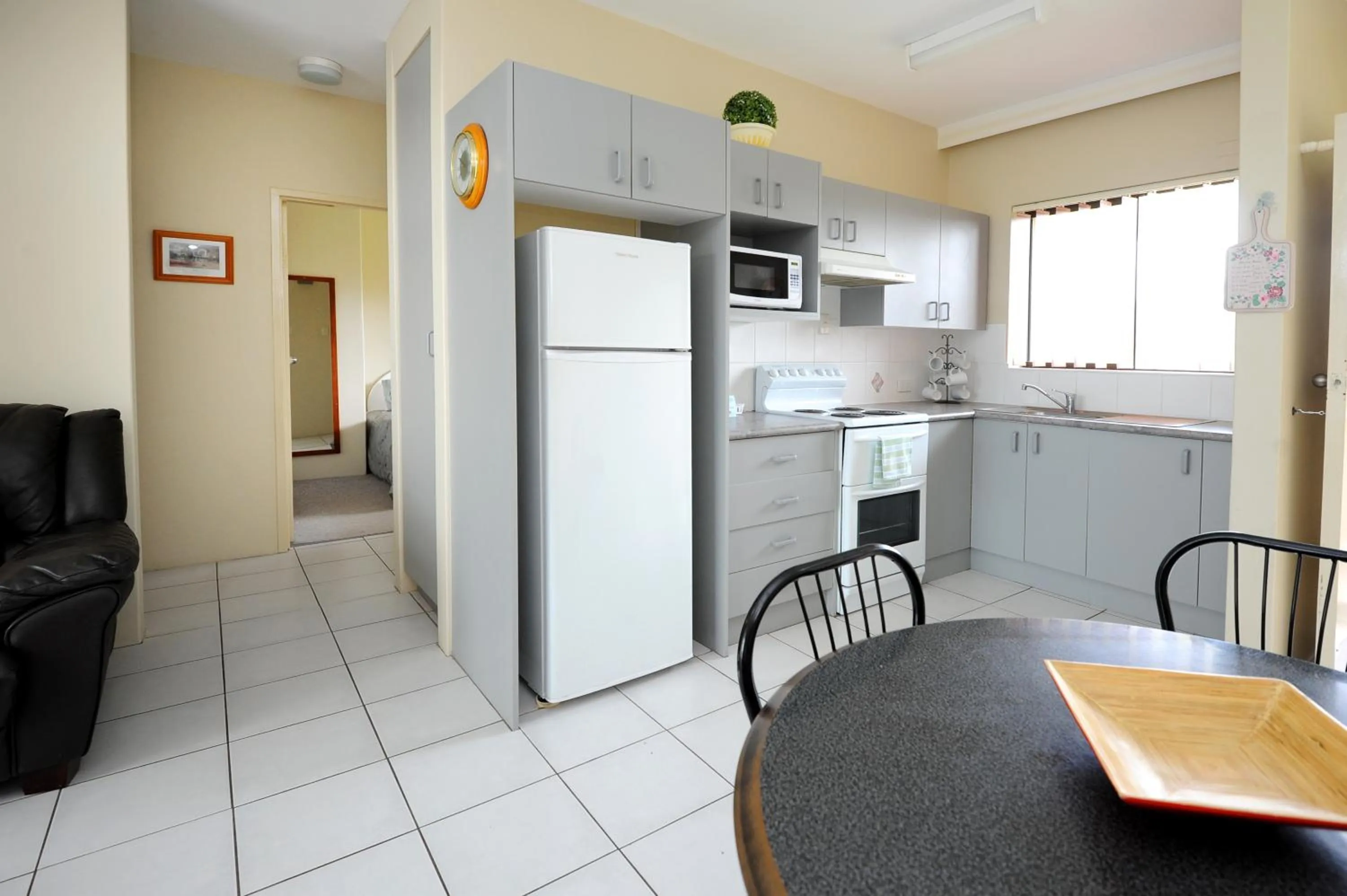 Kitchen or kitchenette in The Tahitian