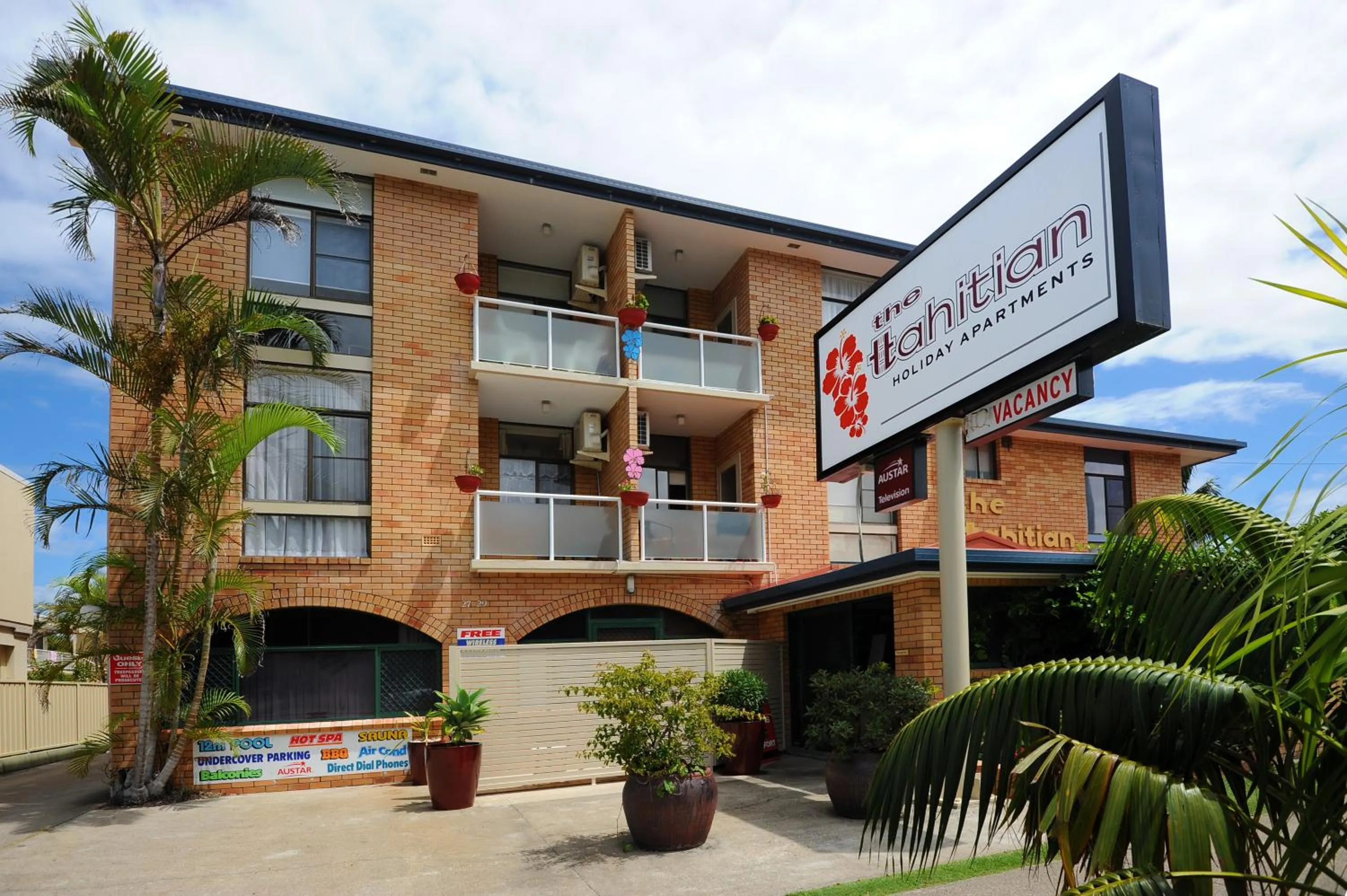 Facade/entrance in The Tahitian