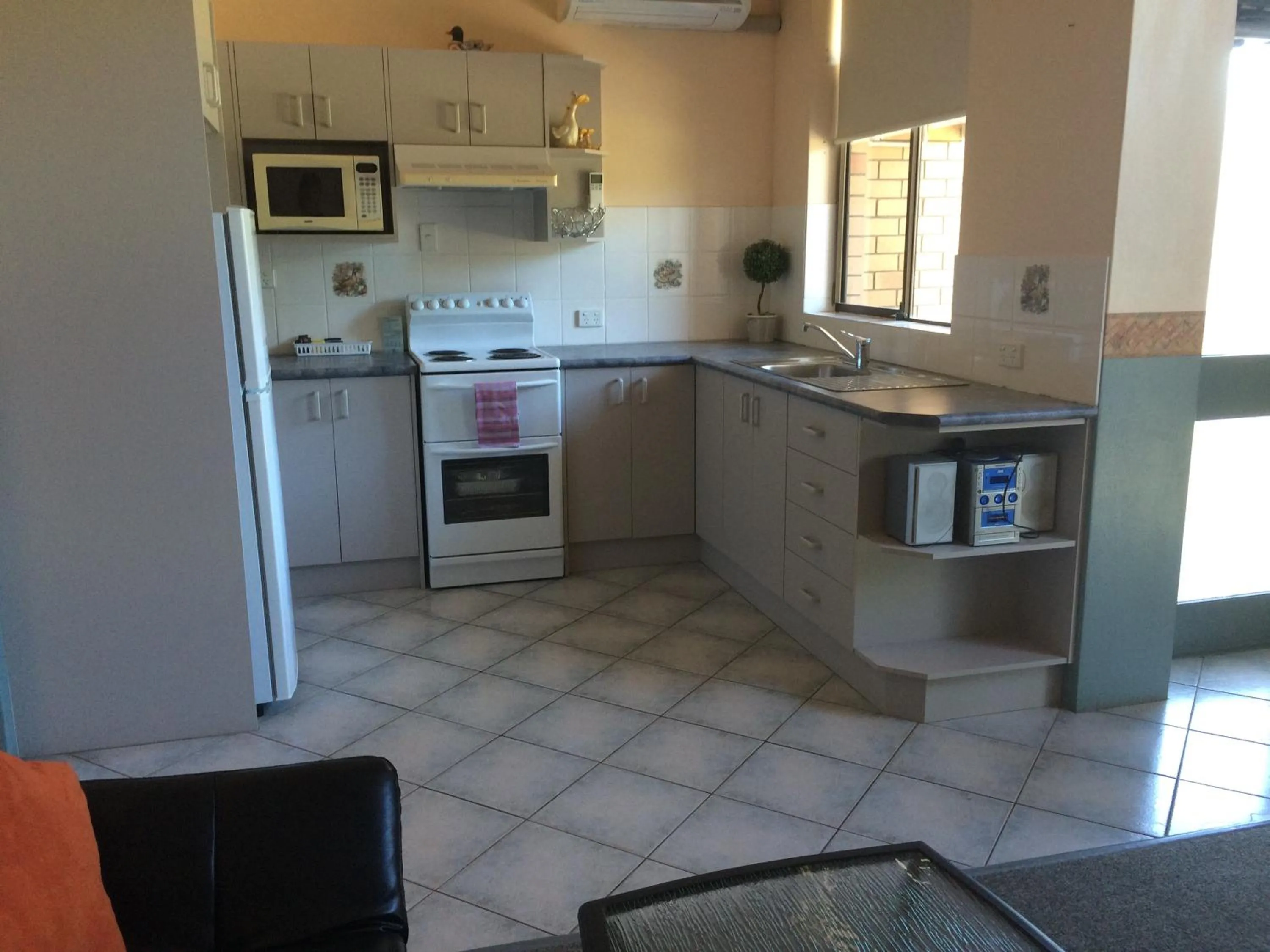 Kitchen or kitchenette in The Tahitian