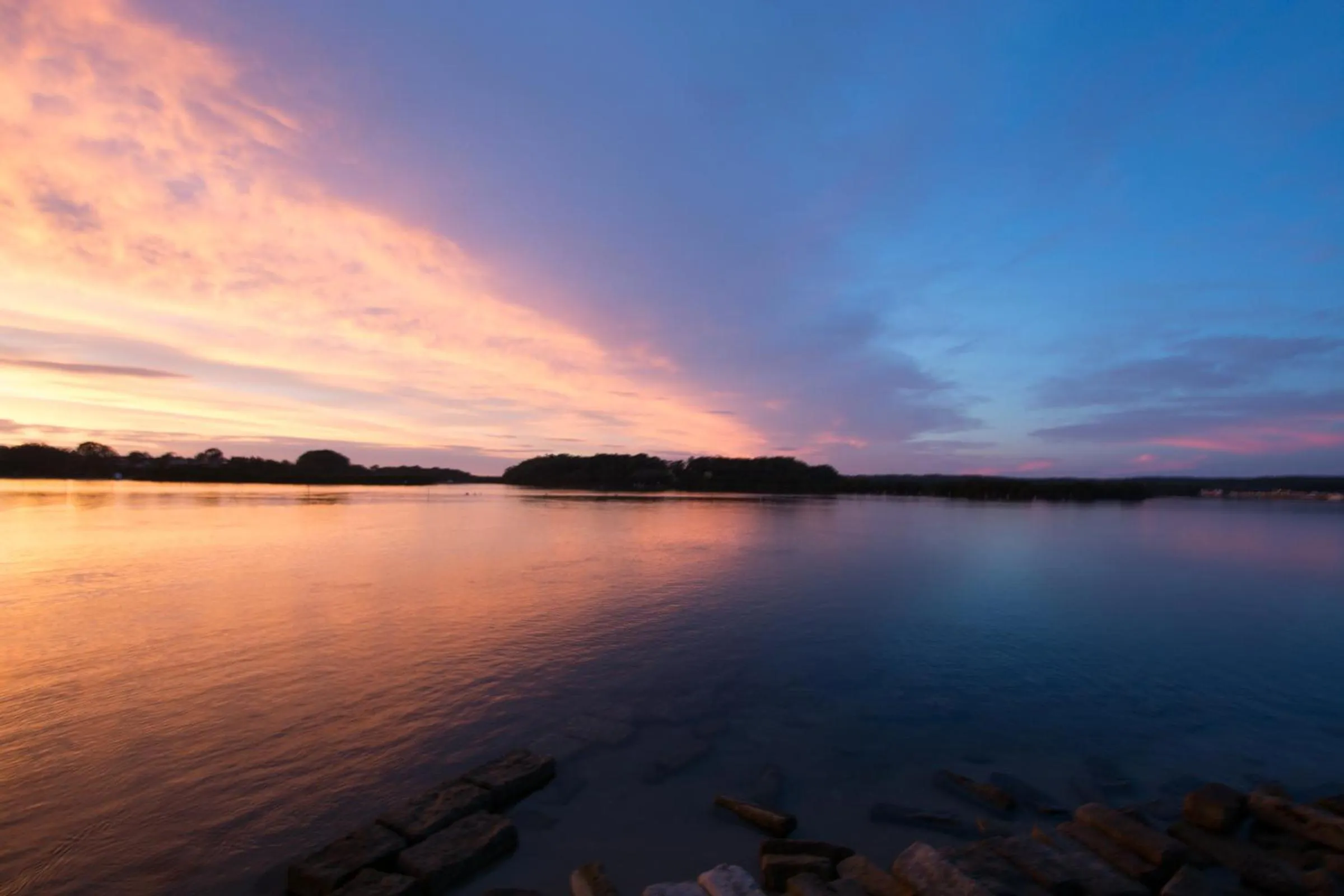 Natural landscape in Anchor Bay Motel