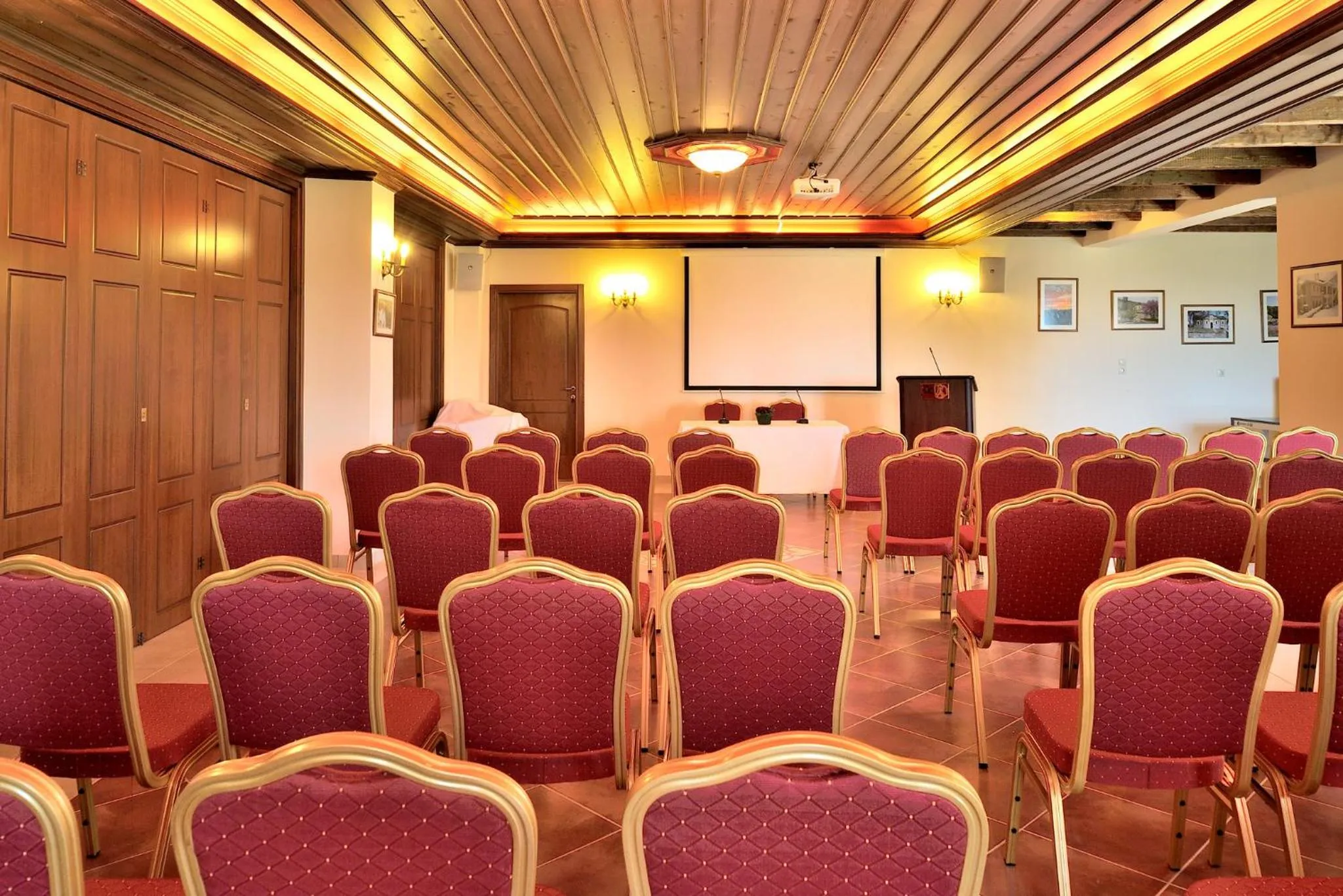 Business facilities in Konitsa Mountain Hotel