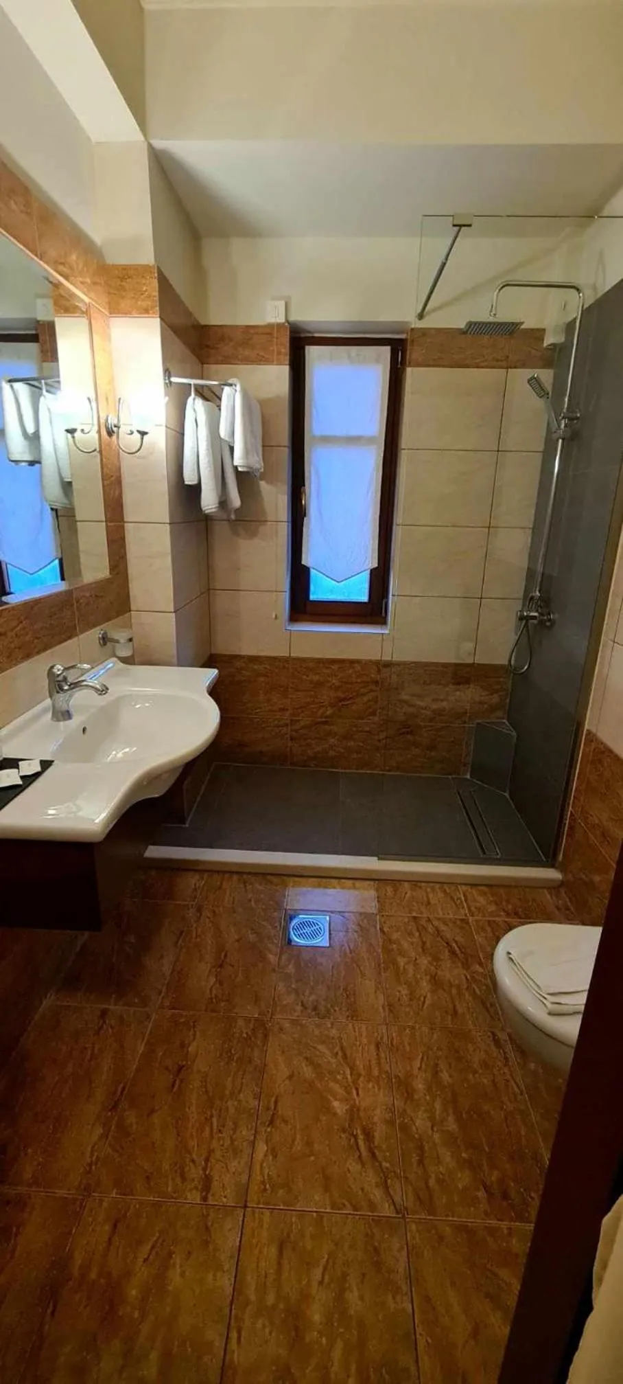 Shower in Konitsa Mountain Hotel