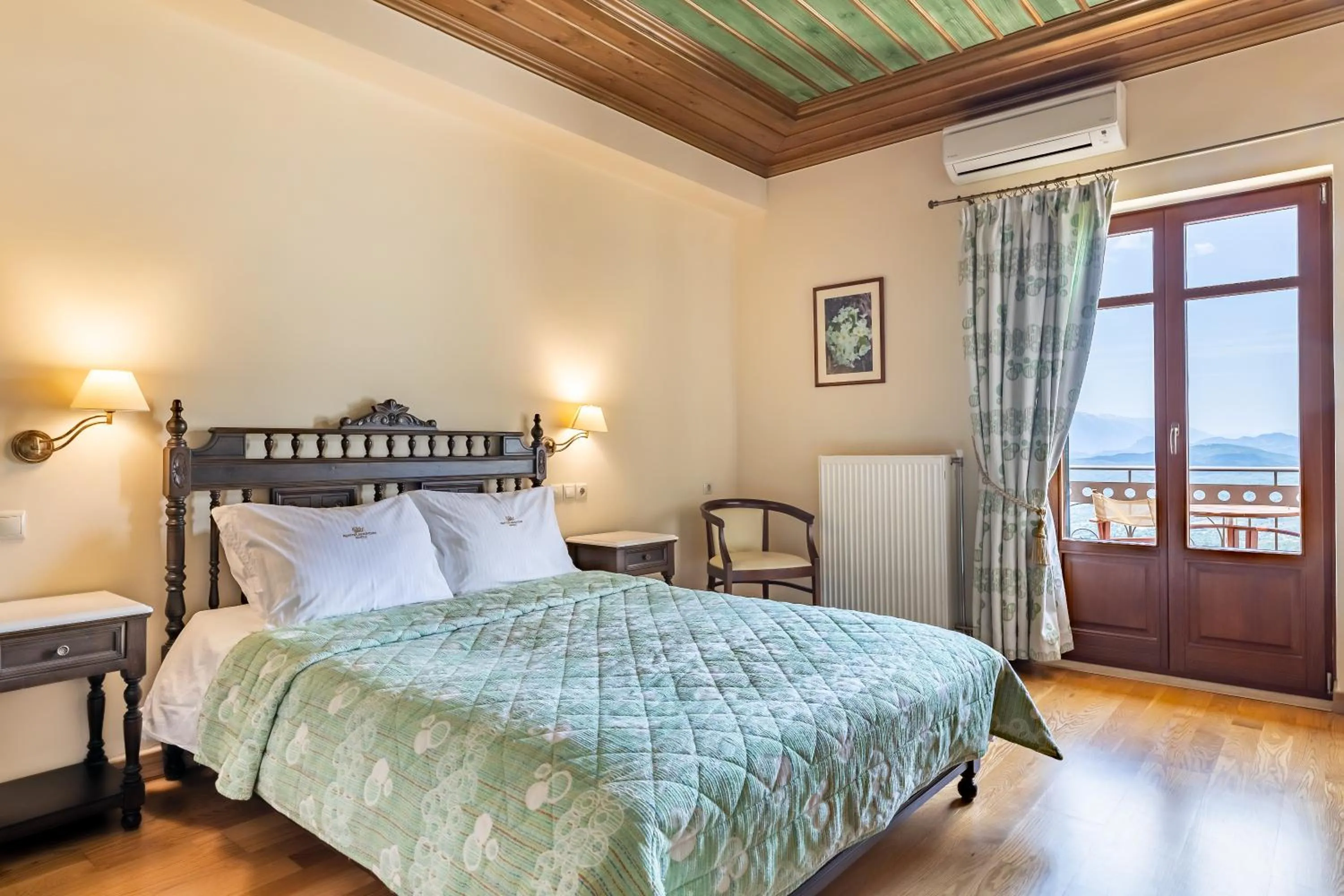 Photo of the whole room, Bed in Konitsa Mountain Hotel