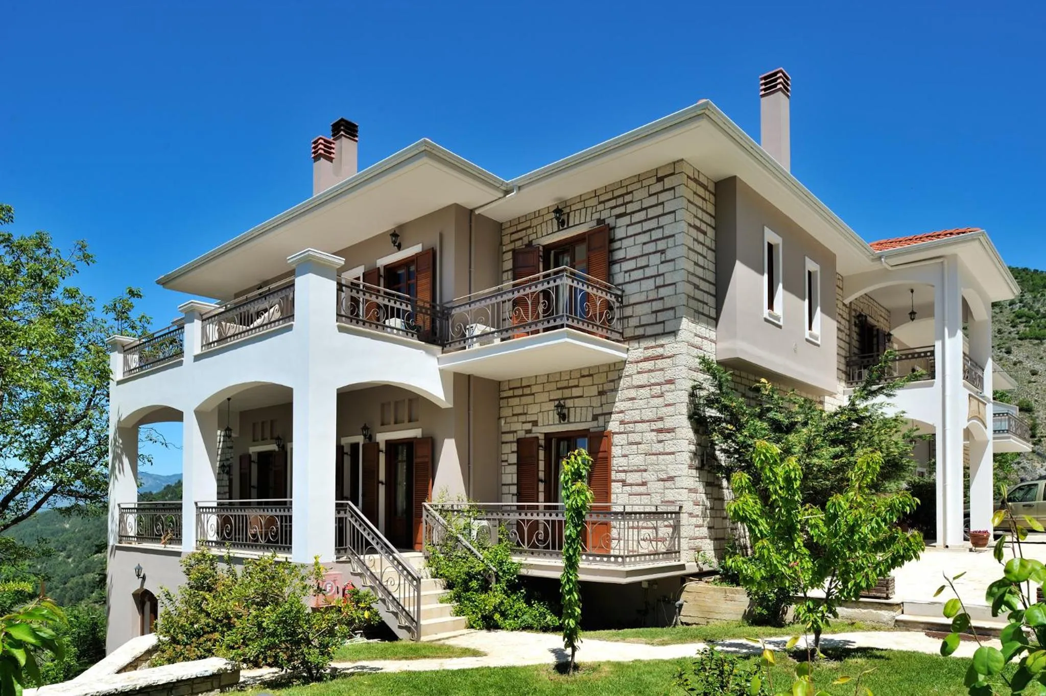 Facade/entrance in Konitsa Mountain Hotel