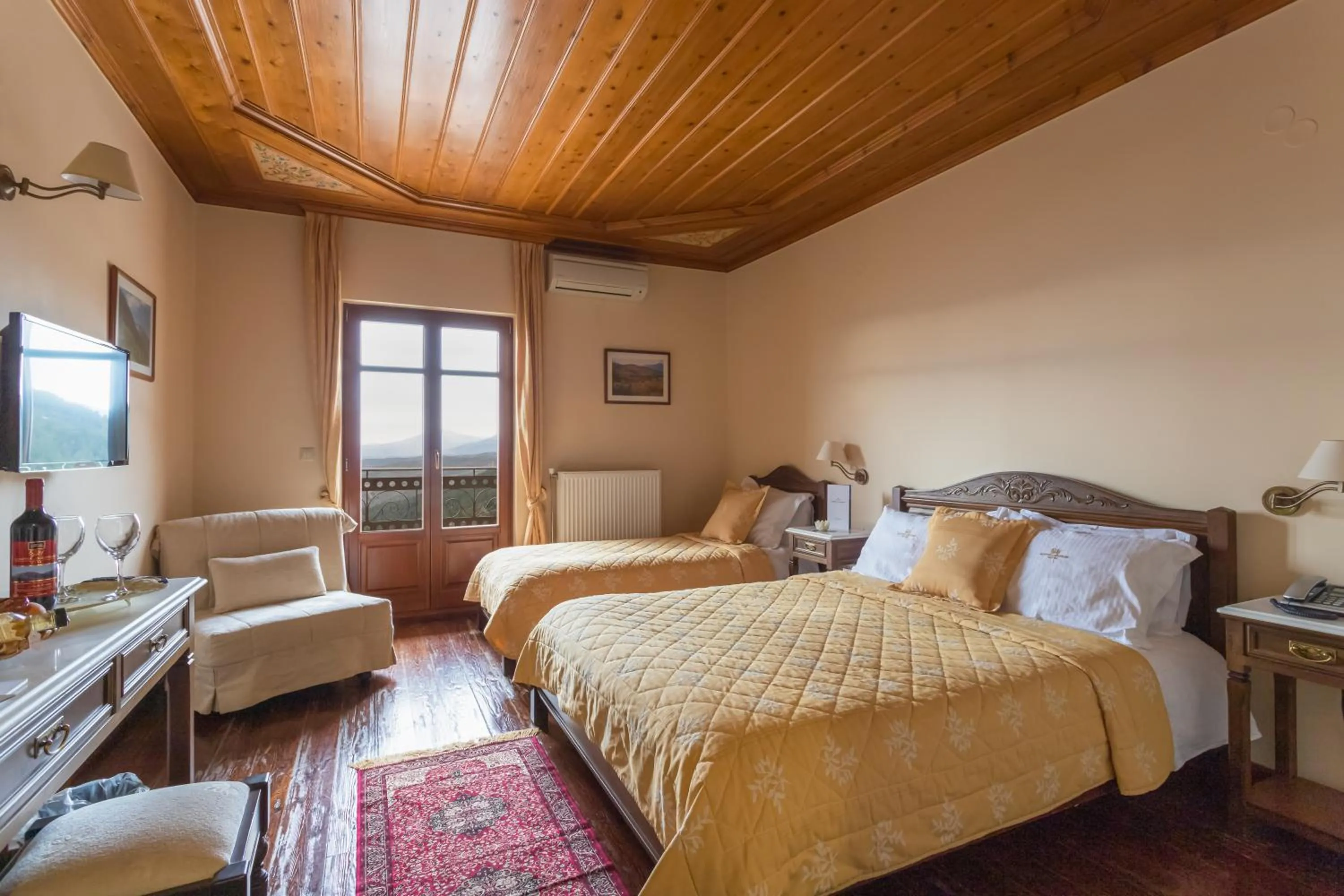 Photo of the whole room, Bed in Konitsa Mountain Hotel