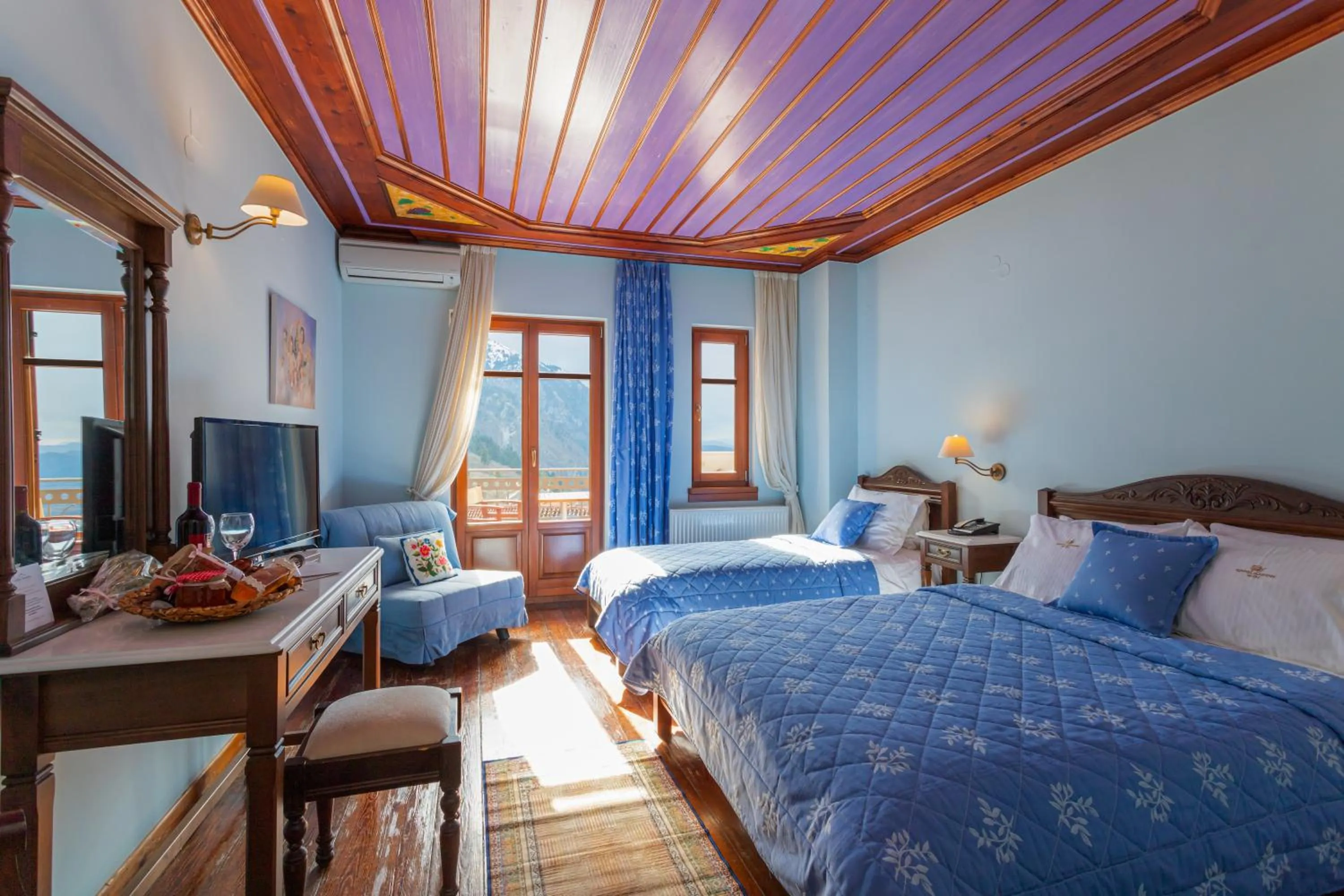 Photo of the whole room, Bed in Konitsa Mountain Hotel