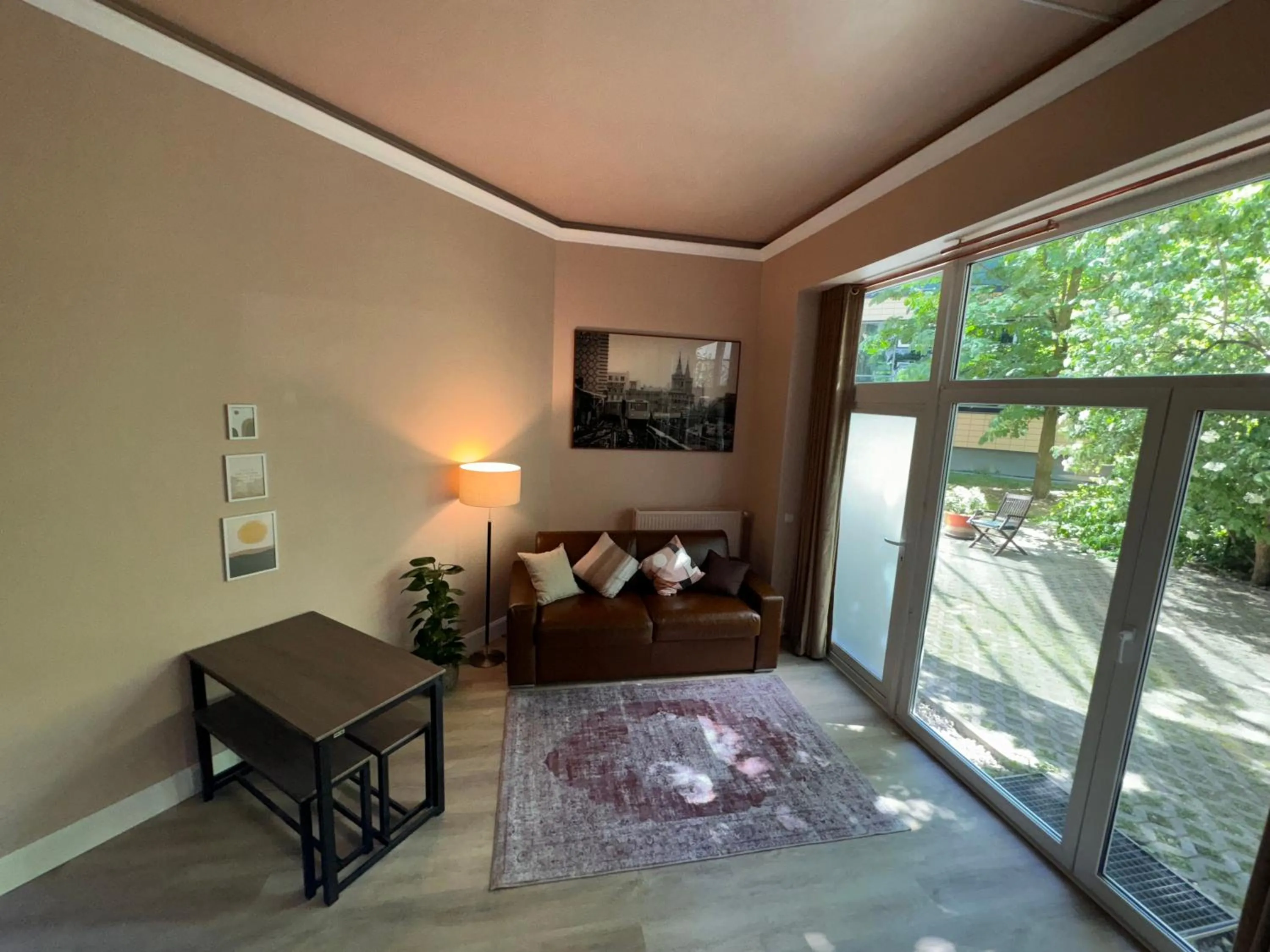 Living room in Nu Wave Hotel Berlin - Digital Check-In 2025