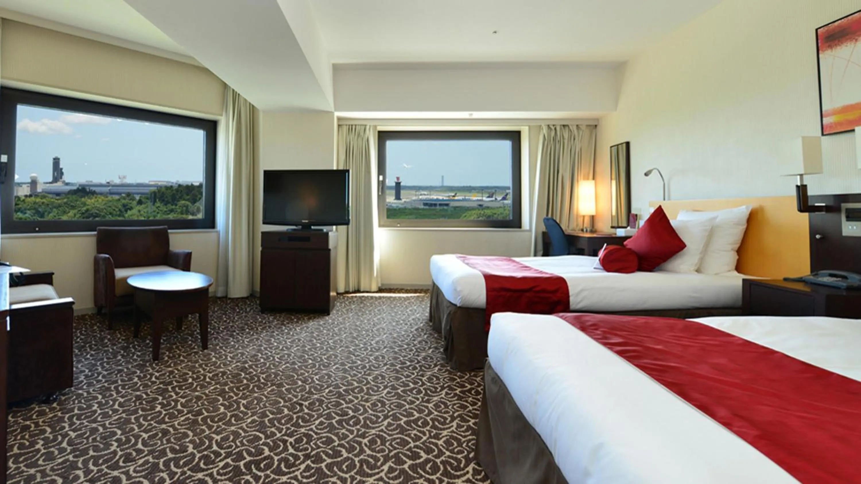 Photo of the whole room, Bed in ANA Crowne Plaza Narita by IHG