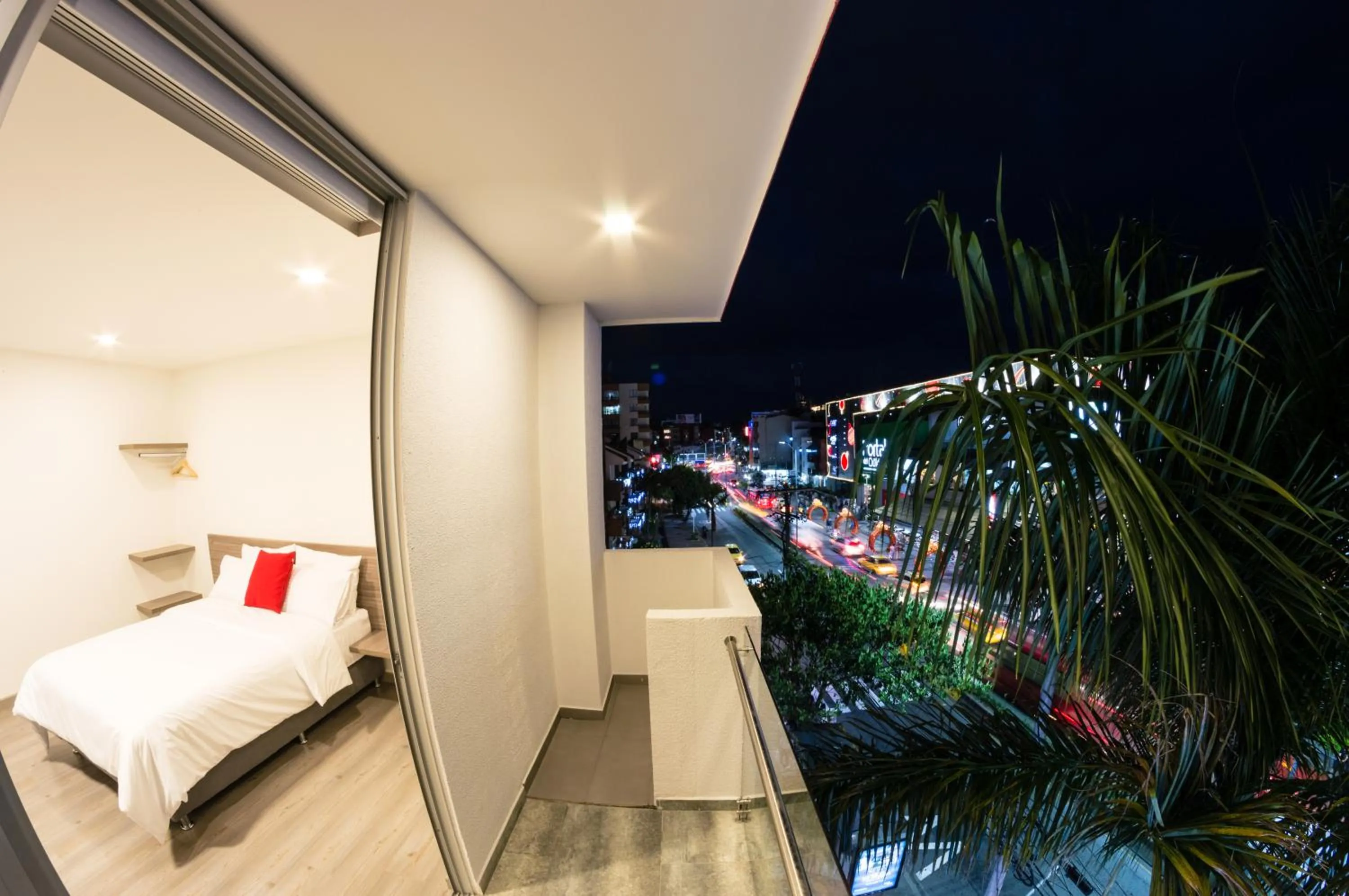 Balcony/Terrace, Bed in Hotel Portal Del Norte