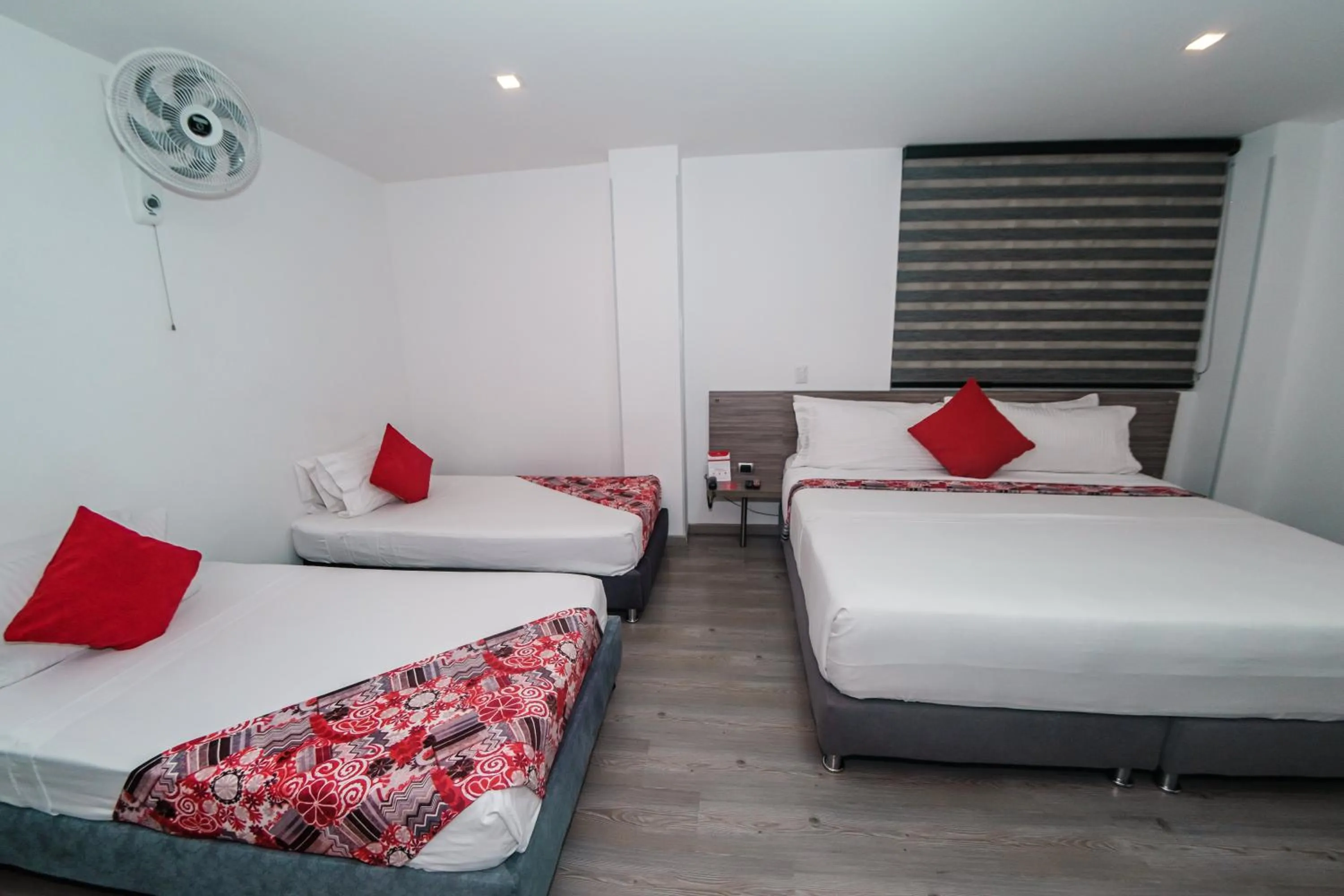 Living room, Bed in Hotel Portal Del Norte