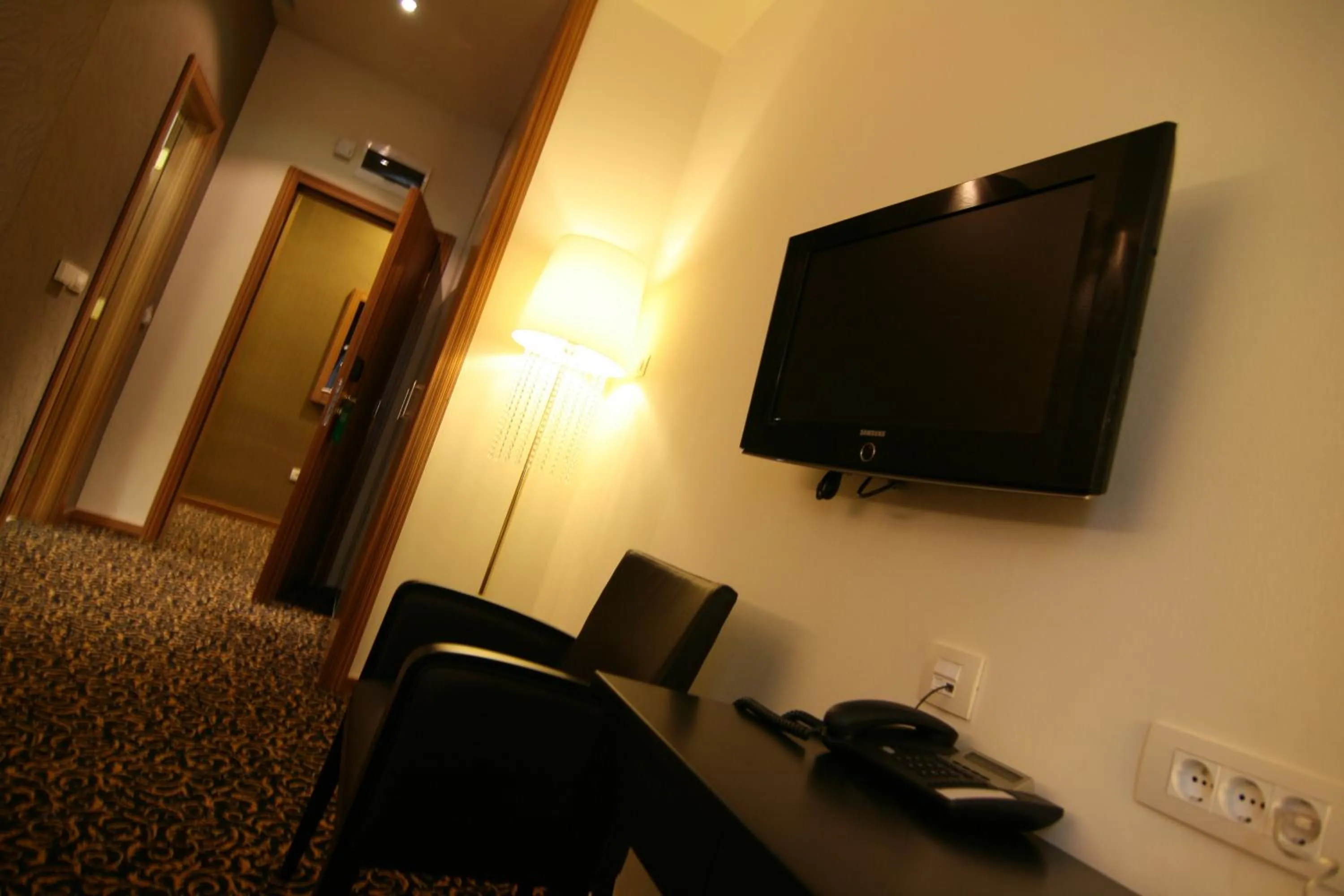 TV and multimedia in Hotel Crystal