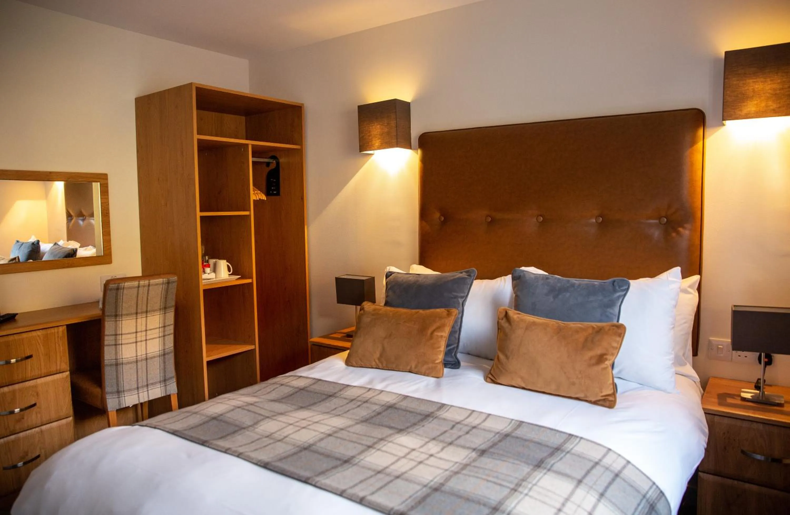 Photo of the whole room, Bed in Harbour House