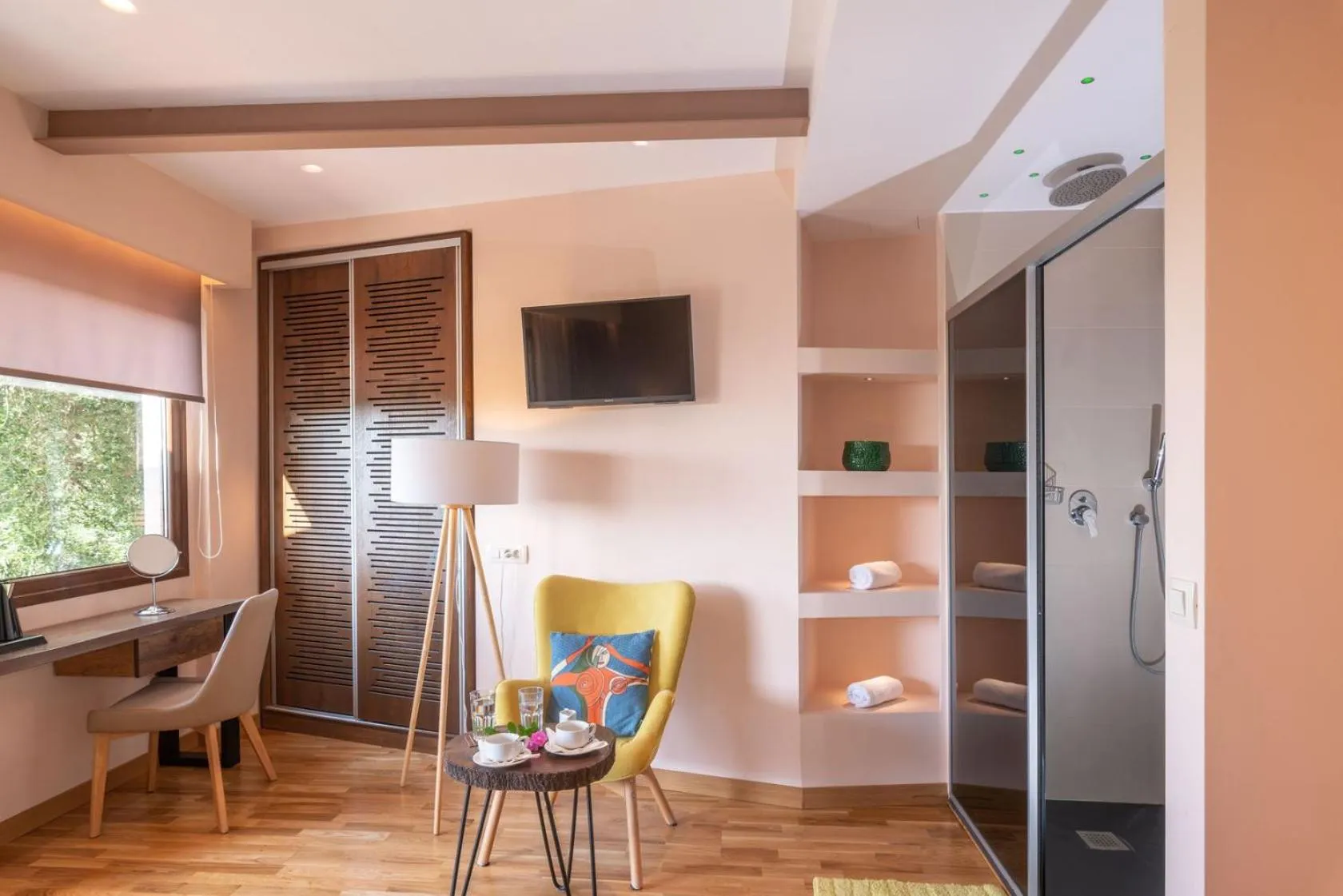 Living room, Bed in Panorama Exclusive Suites