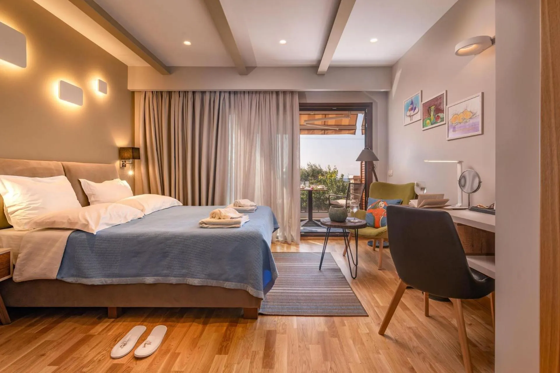 Photo of the whole room, Bed in Panorama Exclusive Suites