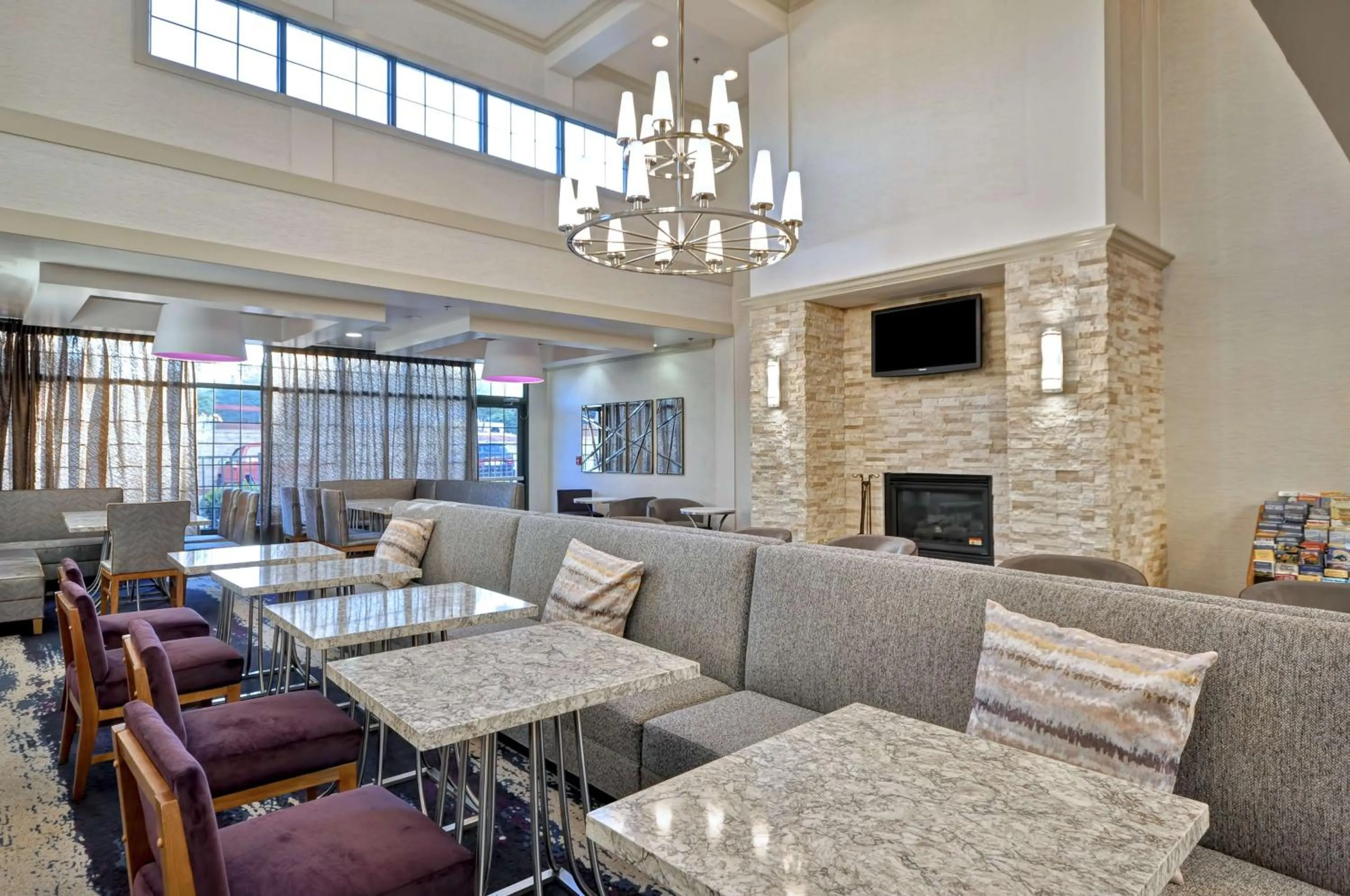 Dining area in Homewood Suites by Hilton Boston - Peabody