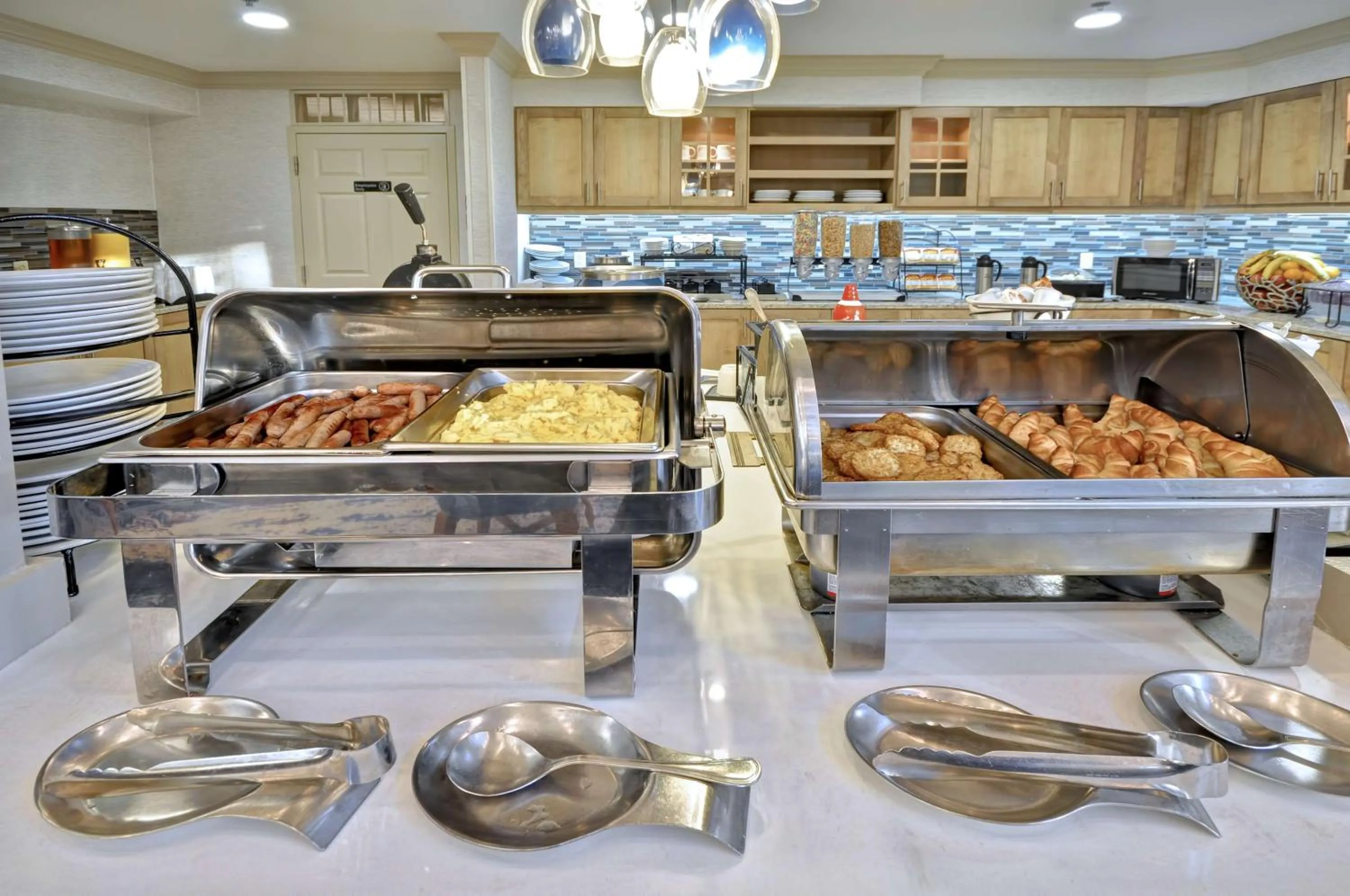 Breakfast in Homewood Suites by Hilton Boston - Peabody
