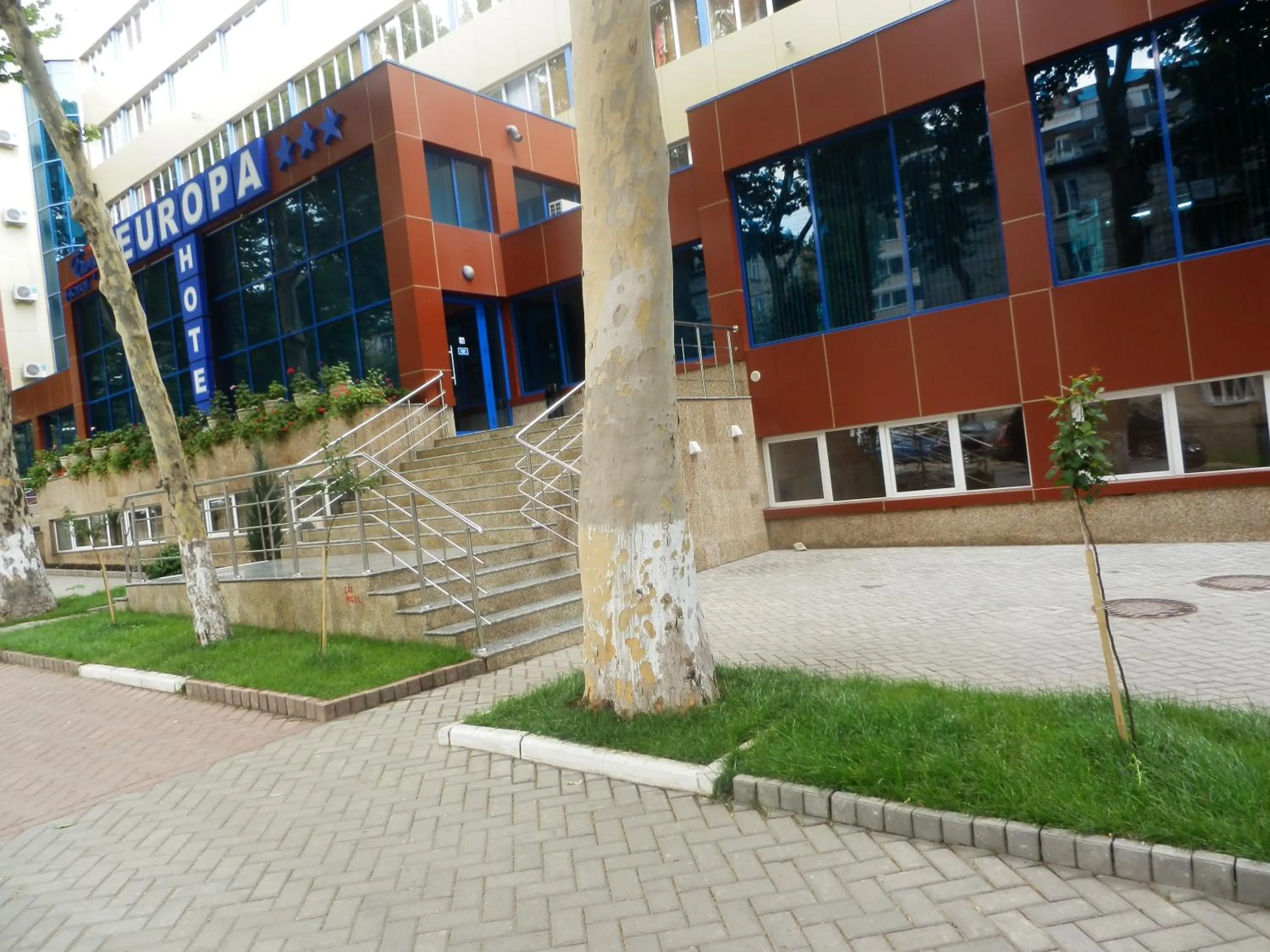 Facade/entrance in Europa Hotel