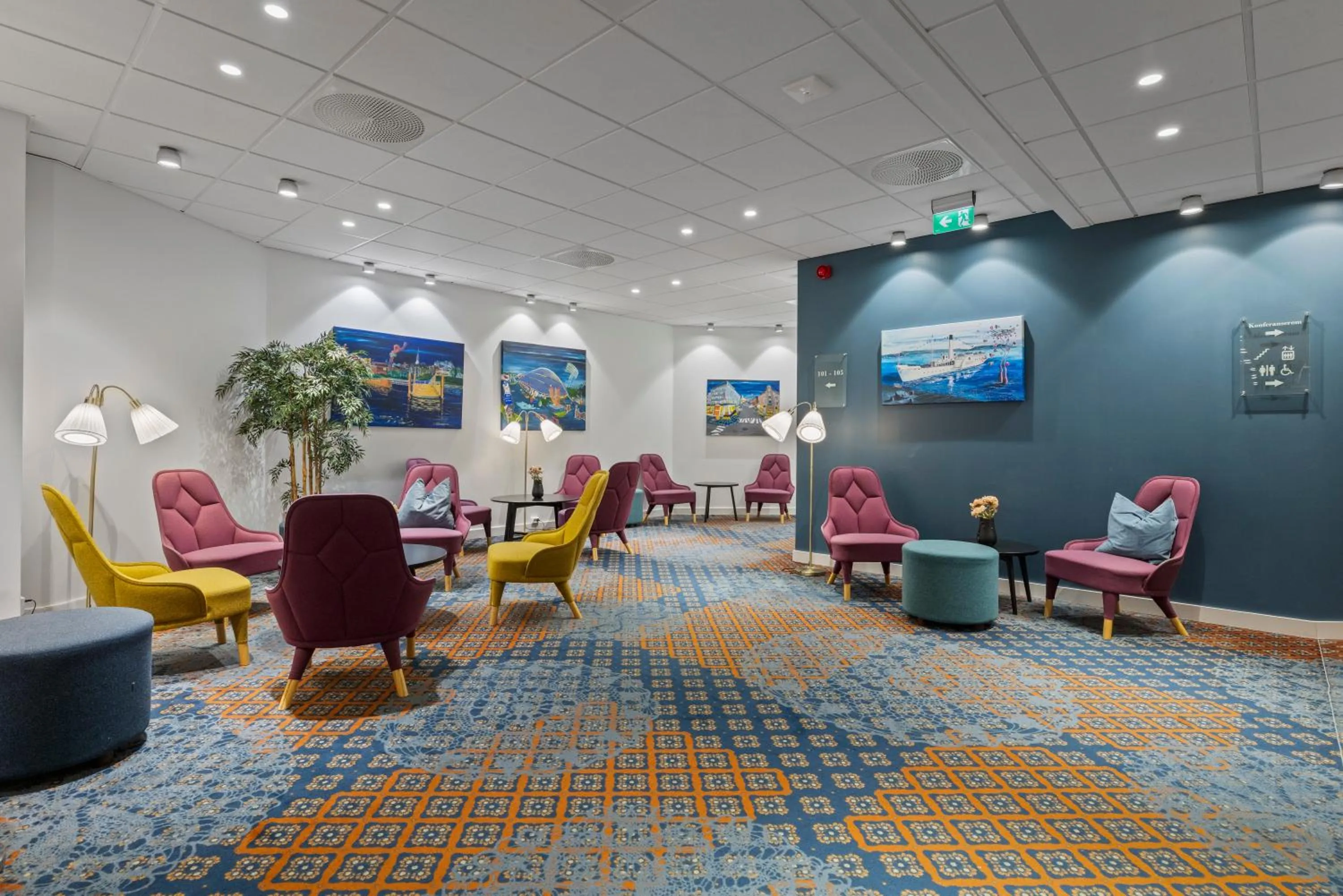 Seating area in Home Hotel Astoria