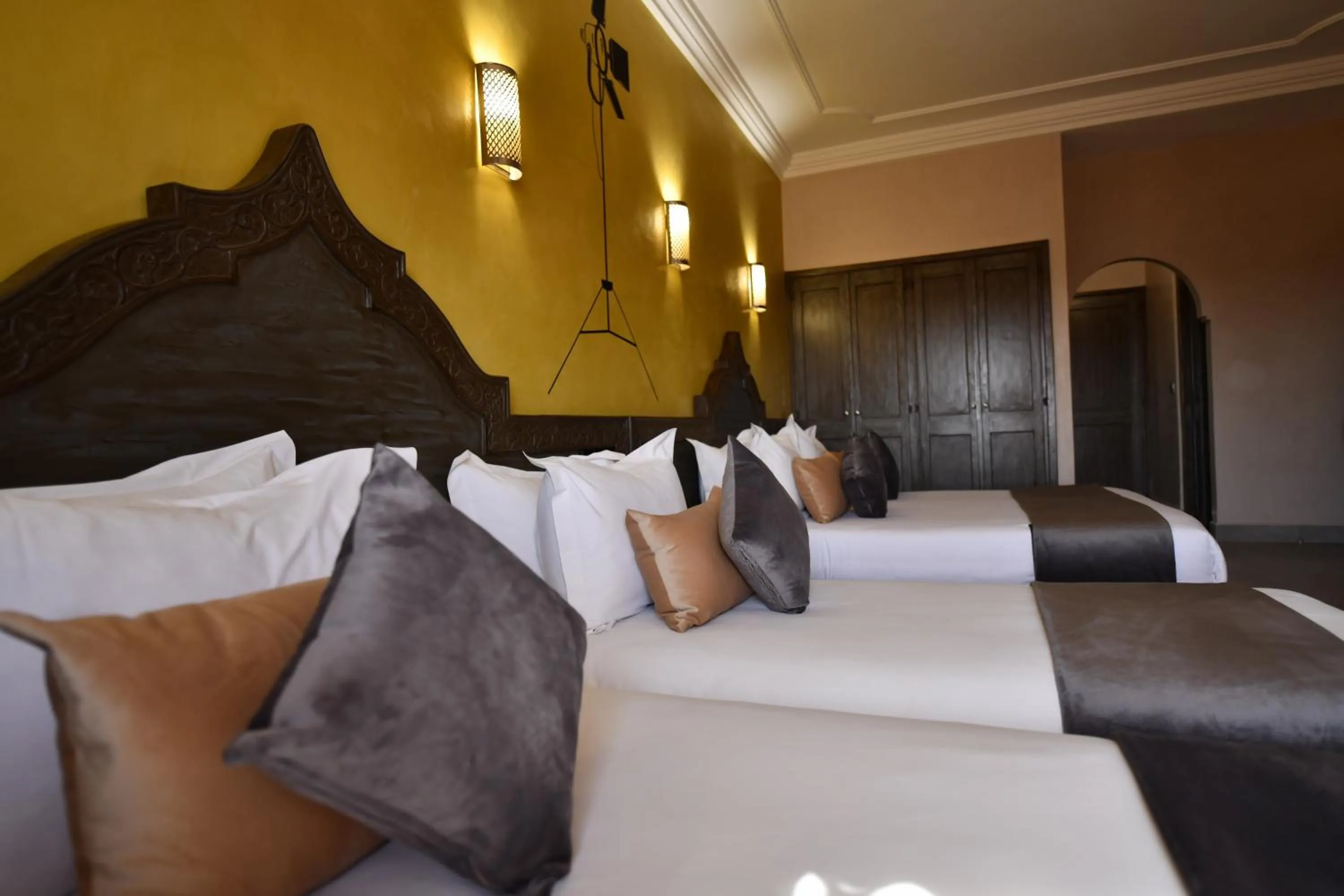 Oscar Hotel by Atlas Studios