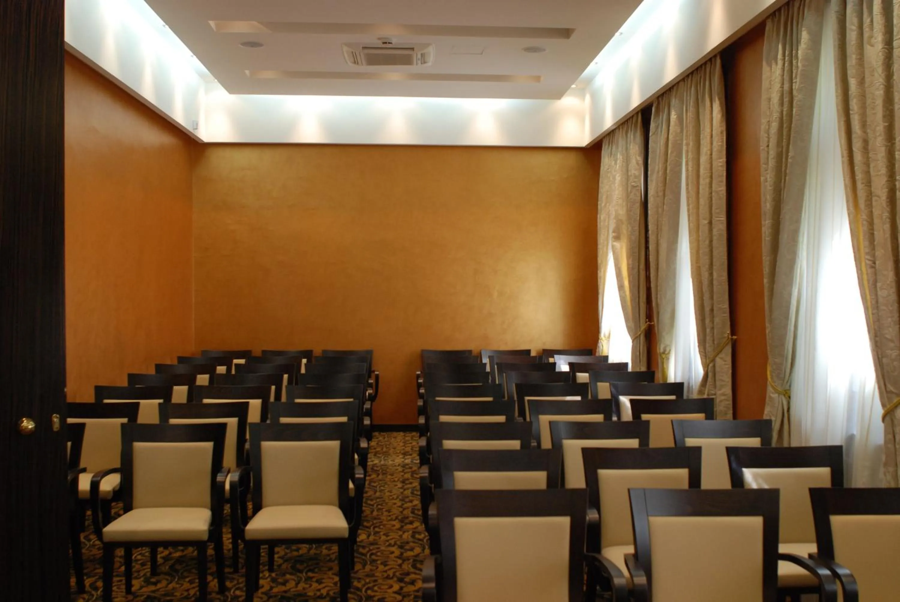 Business facilities in Hotel Hercegovina