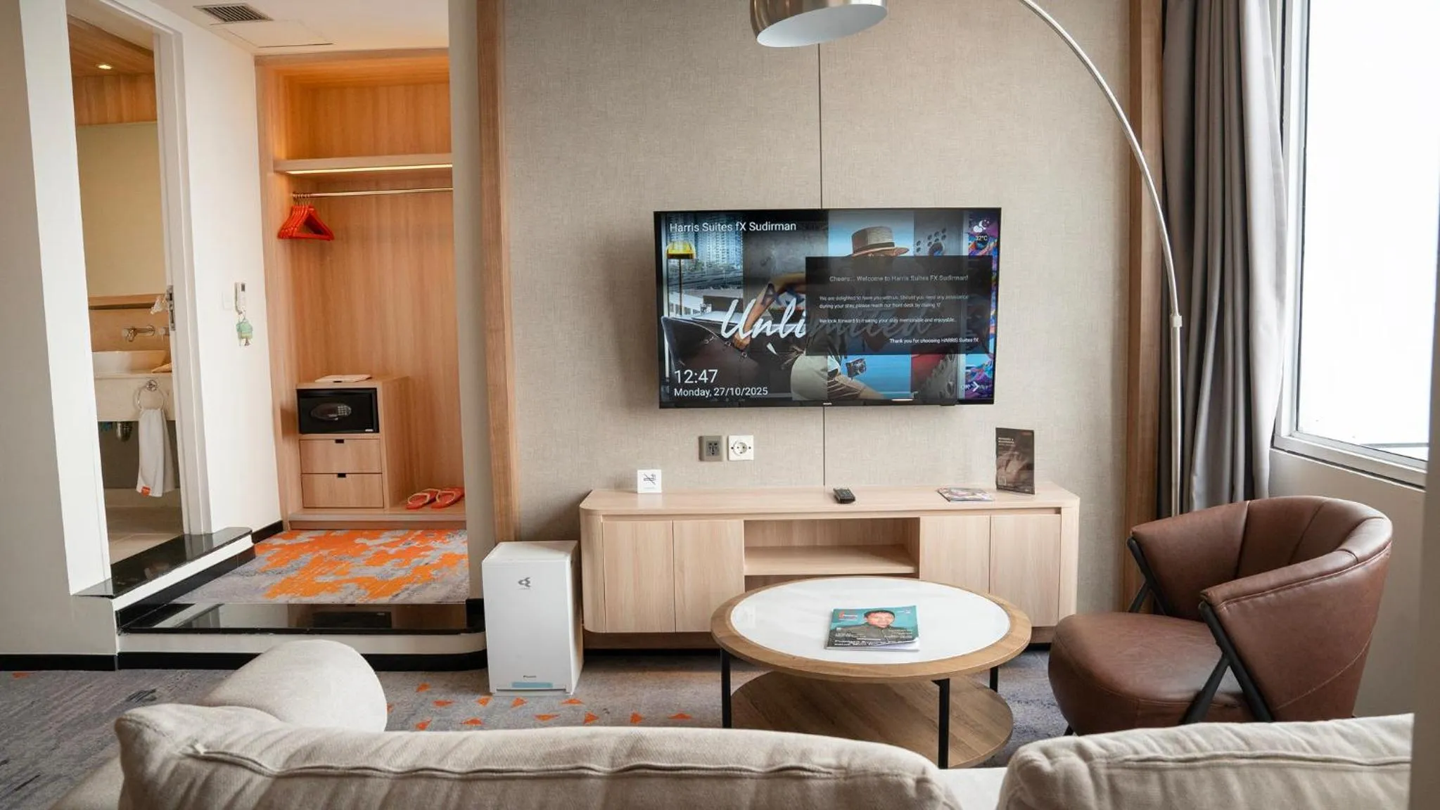 Living room in HARRIS Suites fx Sudirman