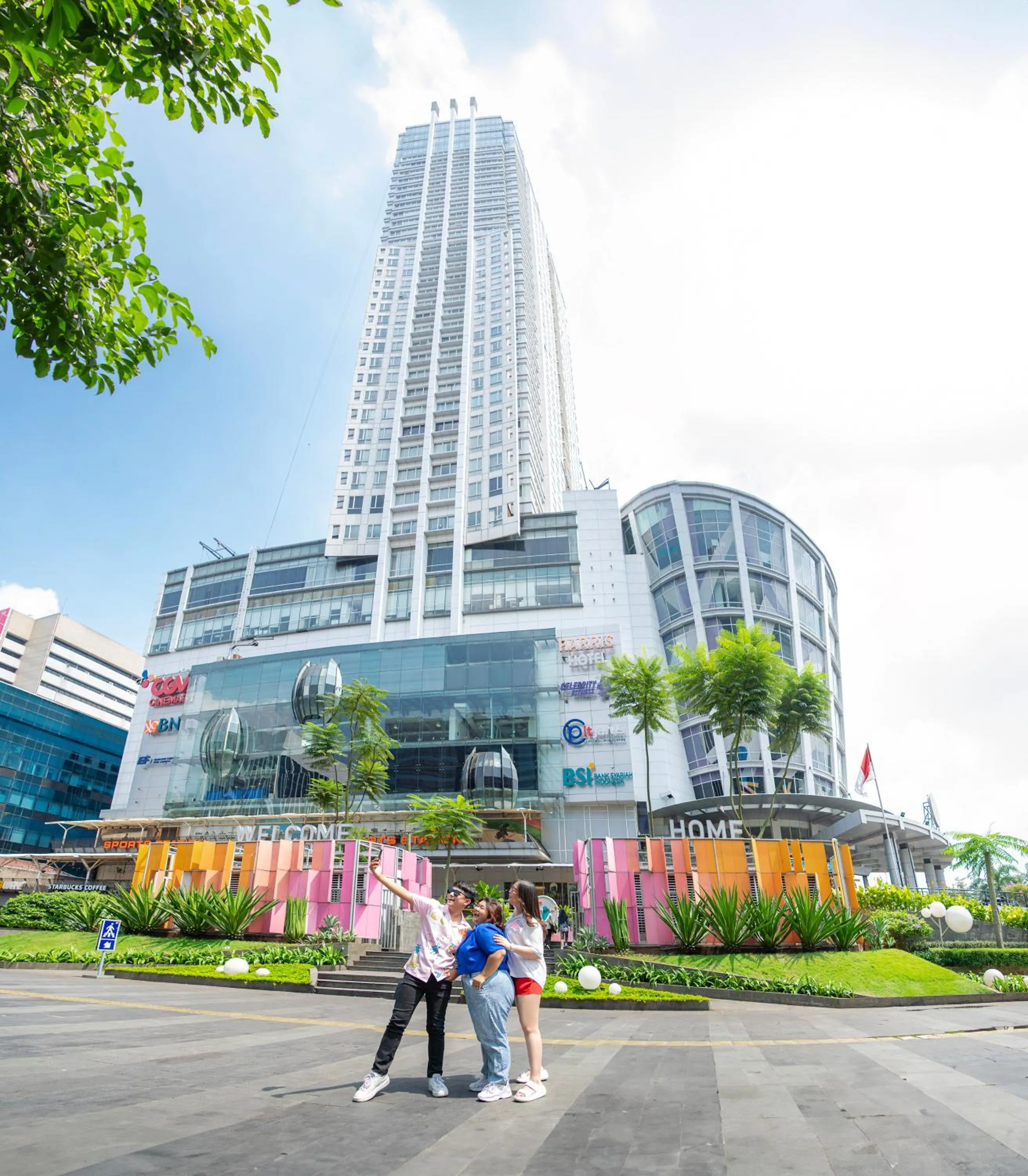 Facade/entrance in HARRIS Suites fx Sudirman