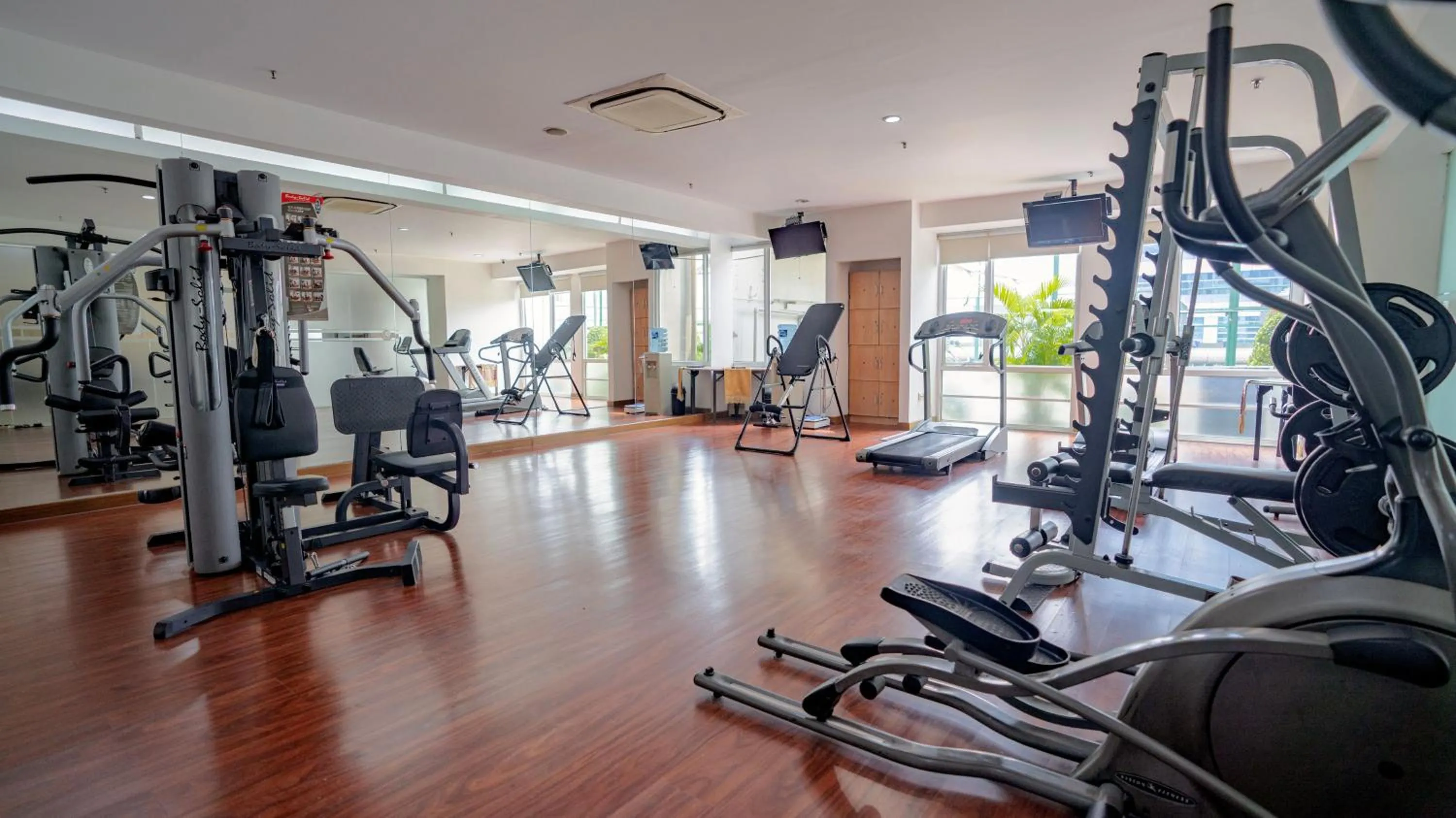 Fitness centre/facilities in HARRIS Suites fx Sudirman