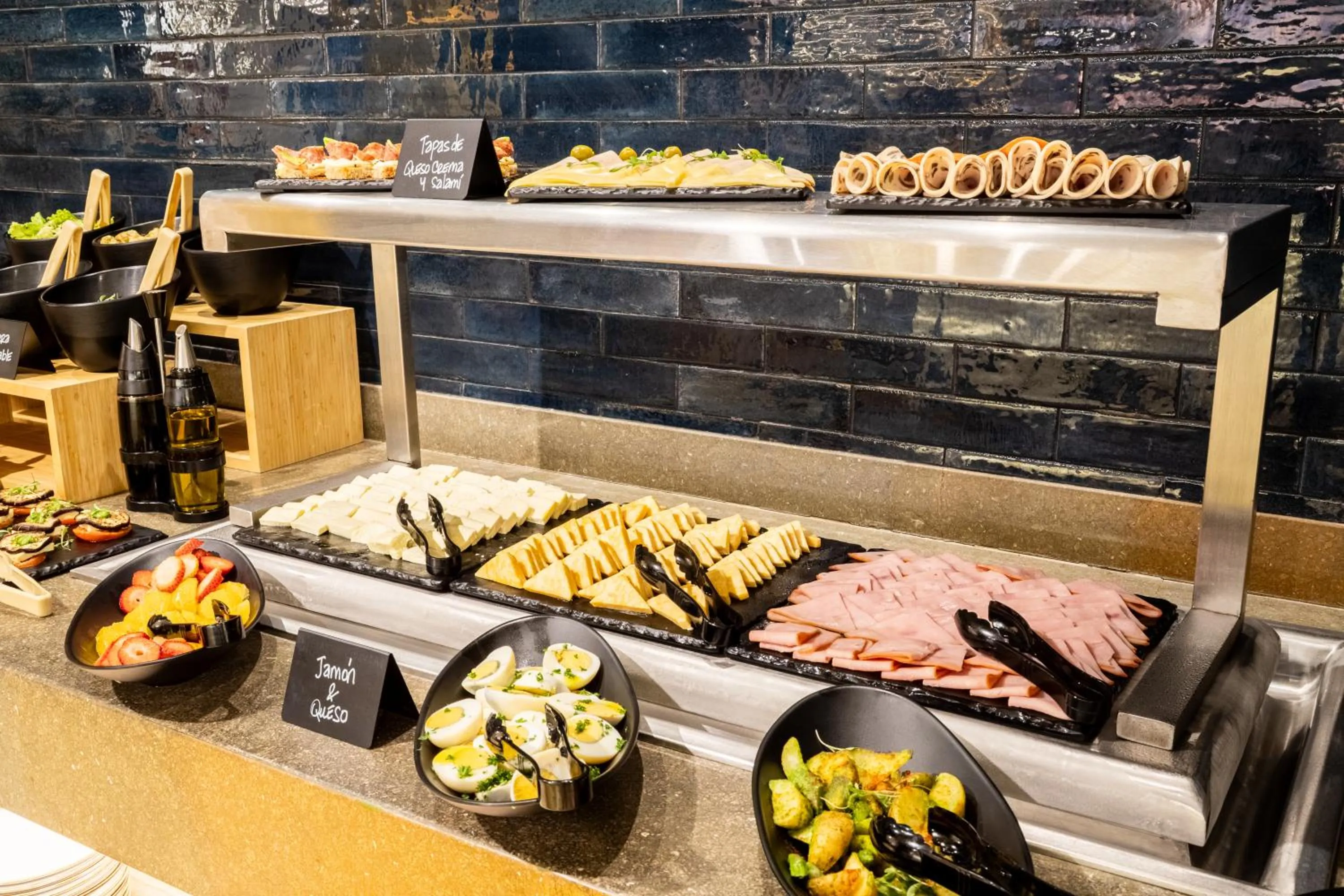 Buffet breakfast in Sonesta Hotel Ibagué