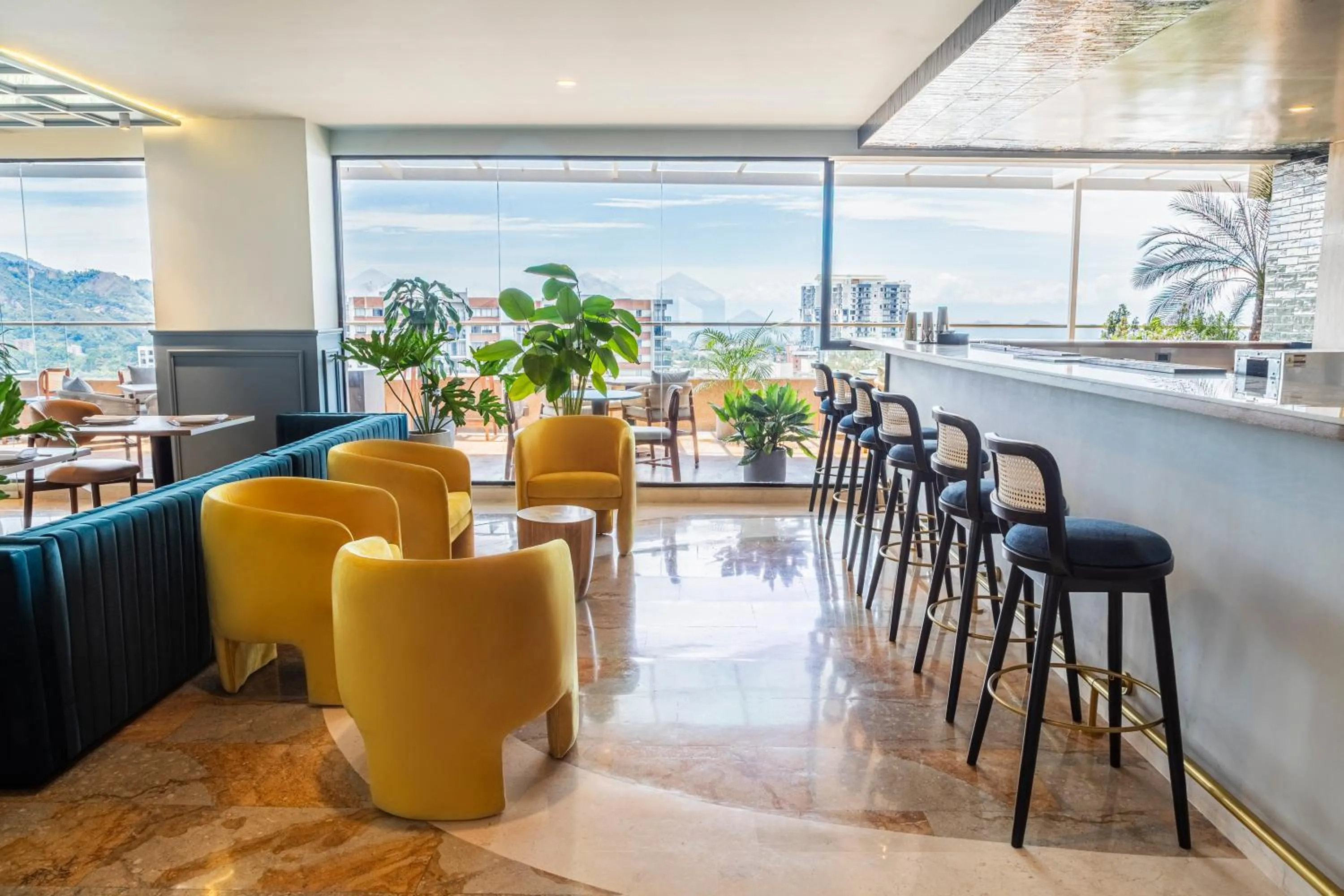 Lounge or bar in Sonesta Hotel Ibagué