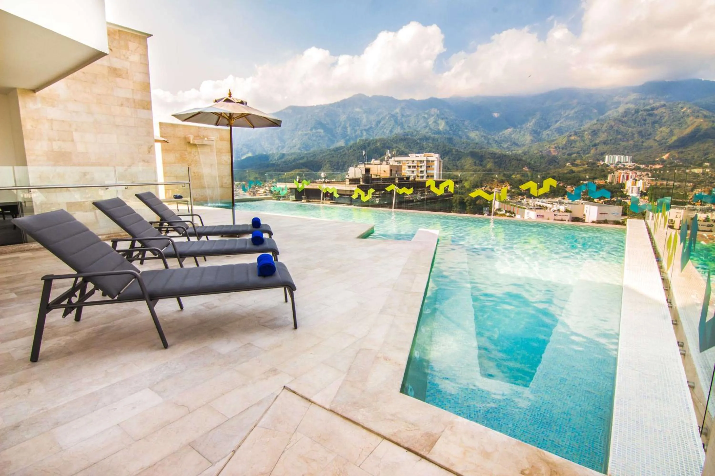 Pool view in Sonesta Hotel Ibagué