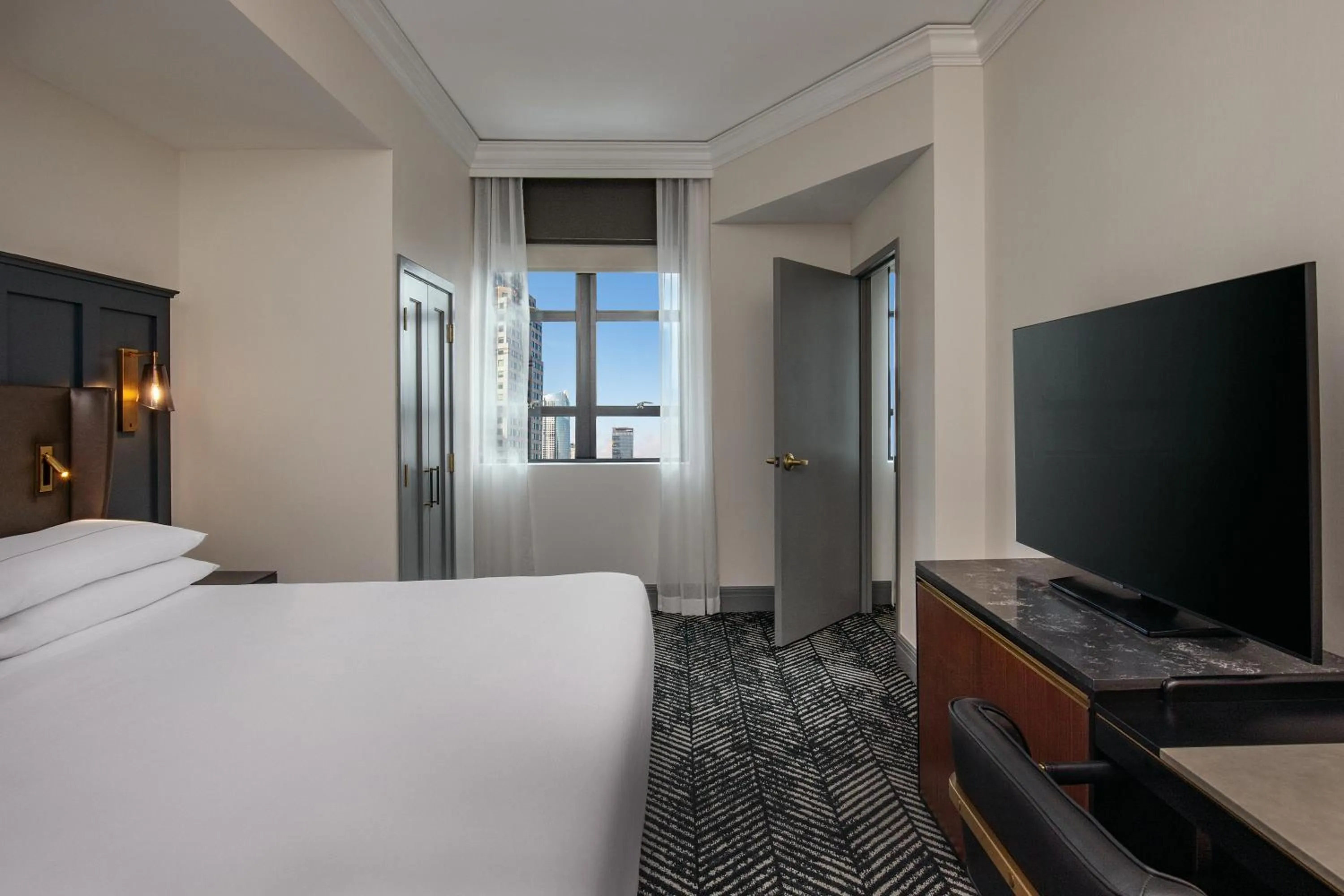 Photo of the whole room, Bed in The Dagny Boston