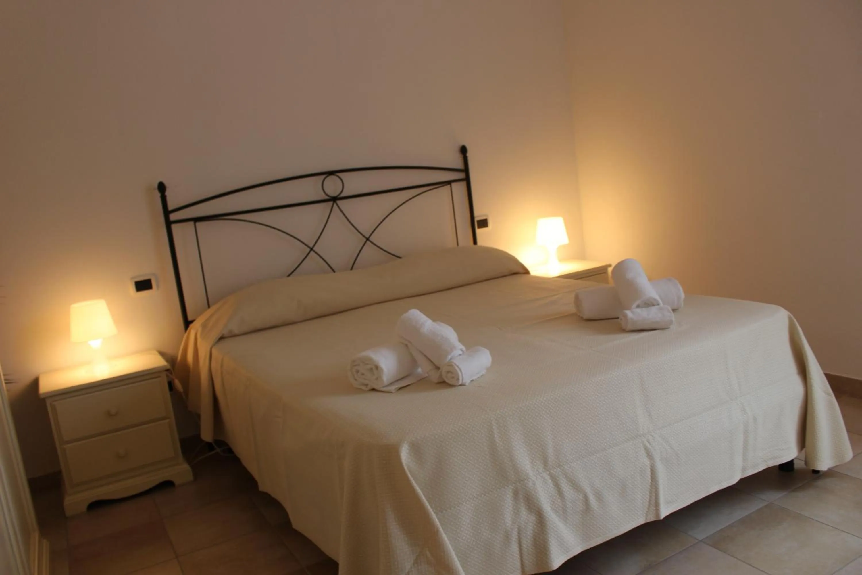 Bed in Aba Village RTA