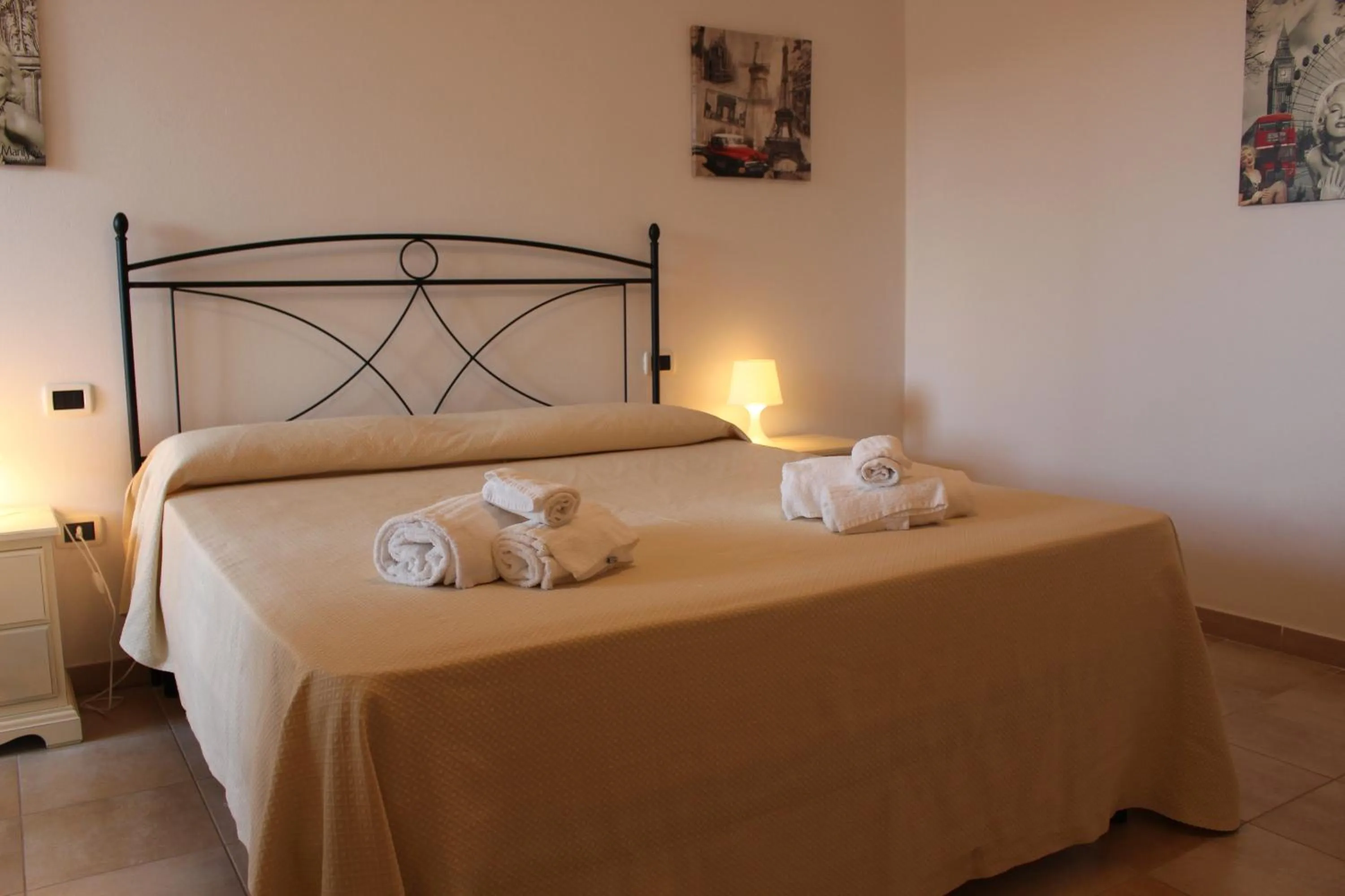 Bed in Aba Village RTA