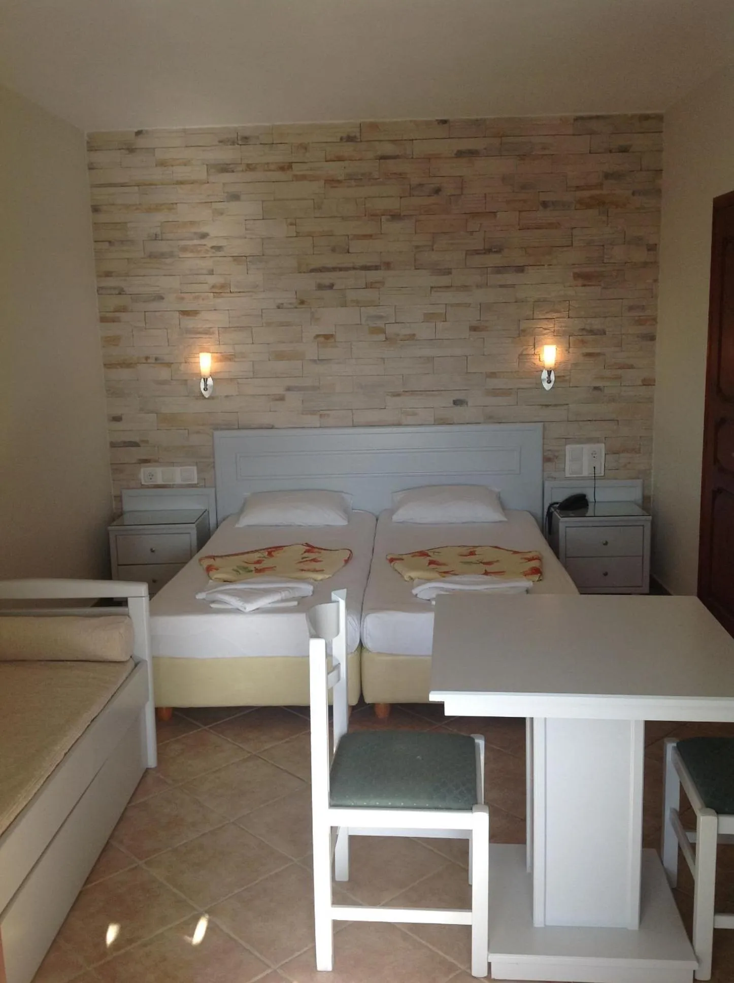 Photo of the whole room, Bed in Plaka Hotel I