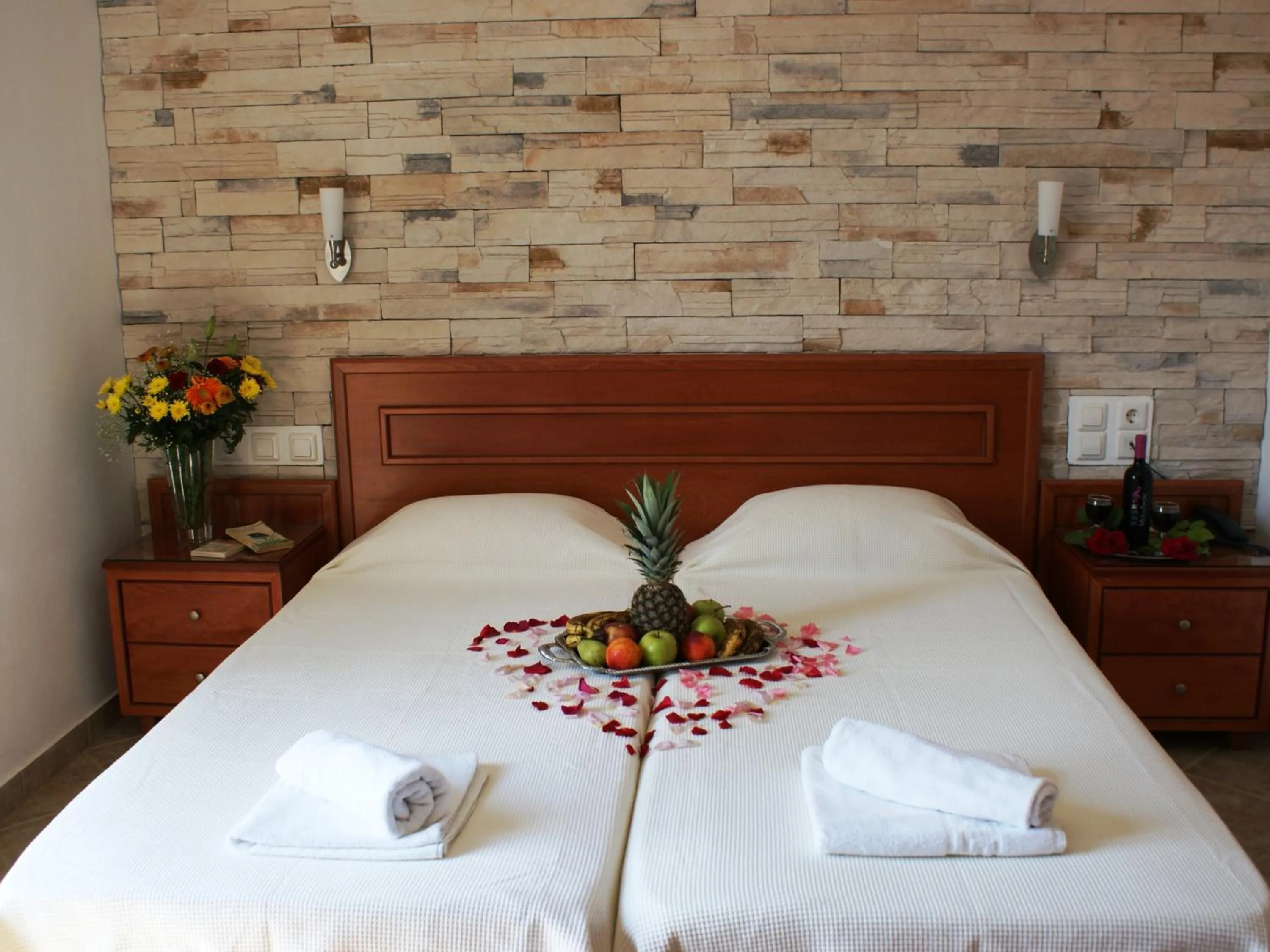 Bed in Plaka Hotel I