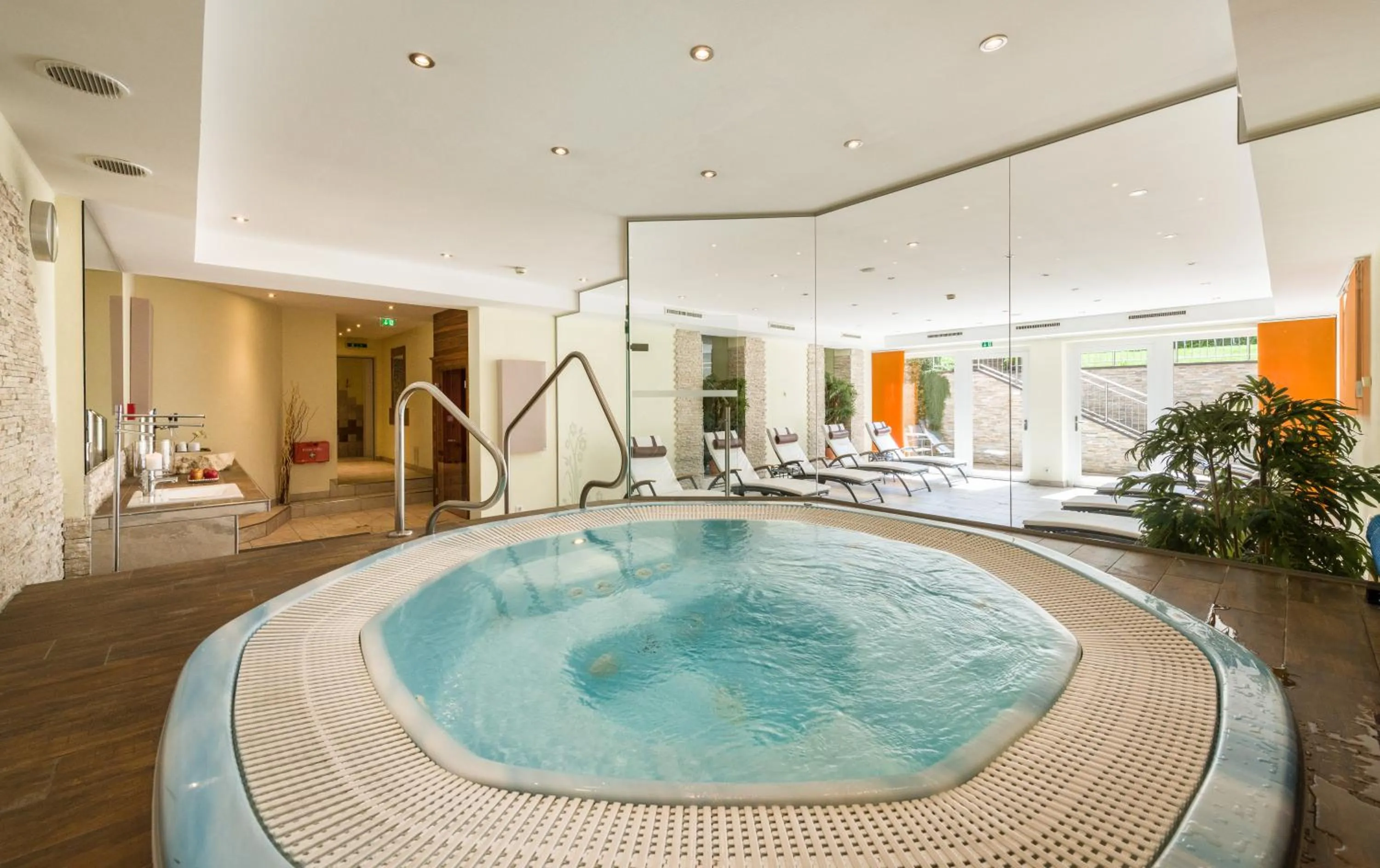 Hot Tub in Hotel Moserhof