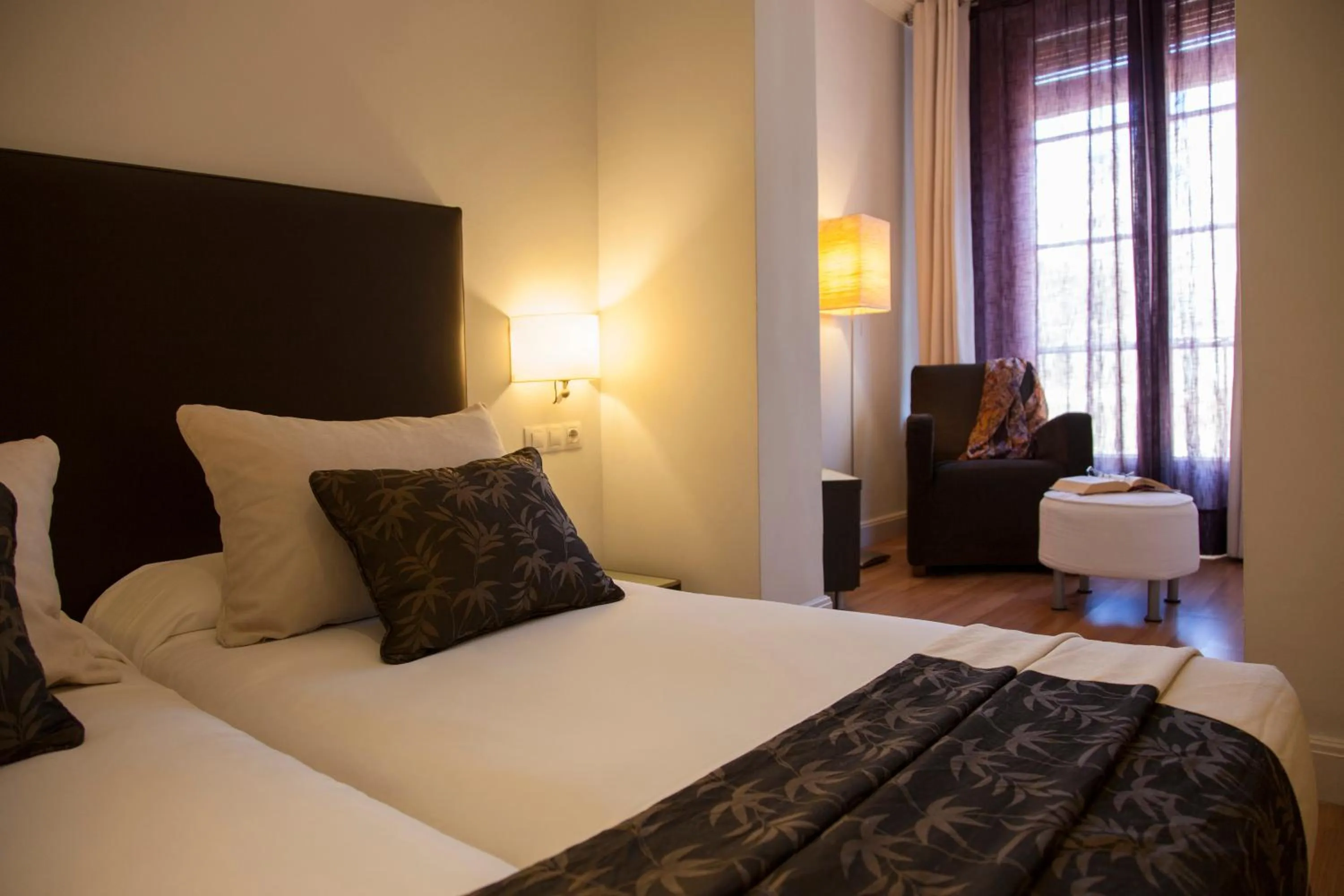 Photo of the whole room, Bed in Hostal Goya