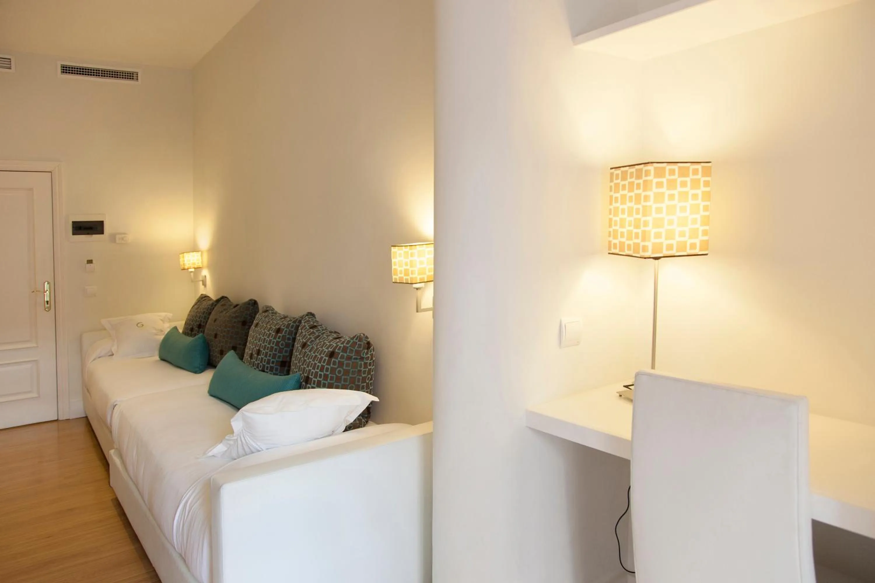 Photo of the whole room, Bed in Hostal Goya