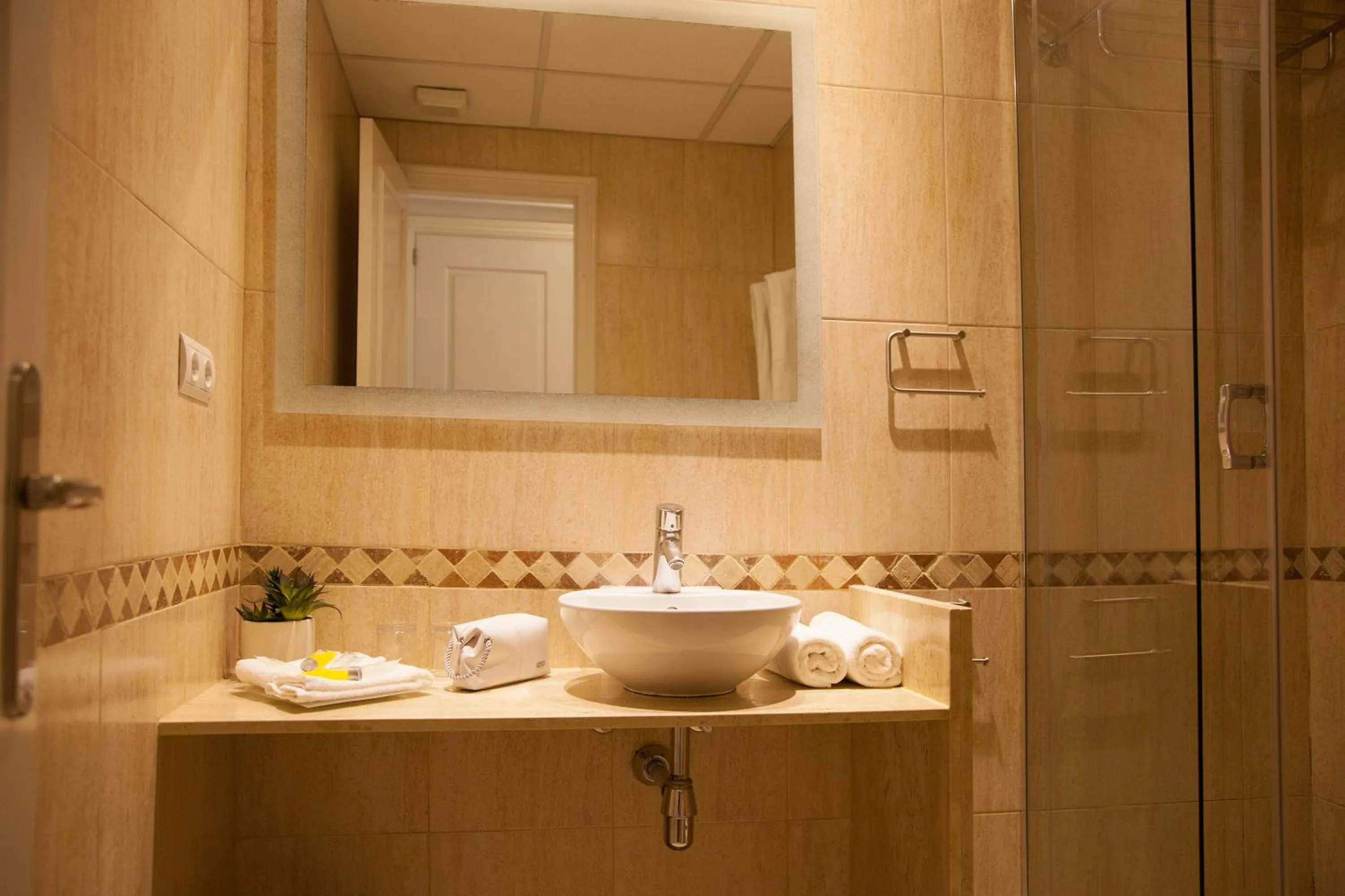 Bathroom in Hostal Goya