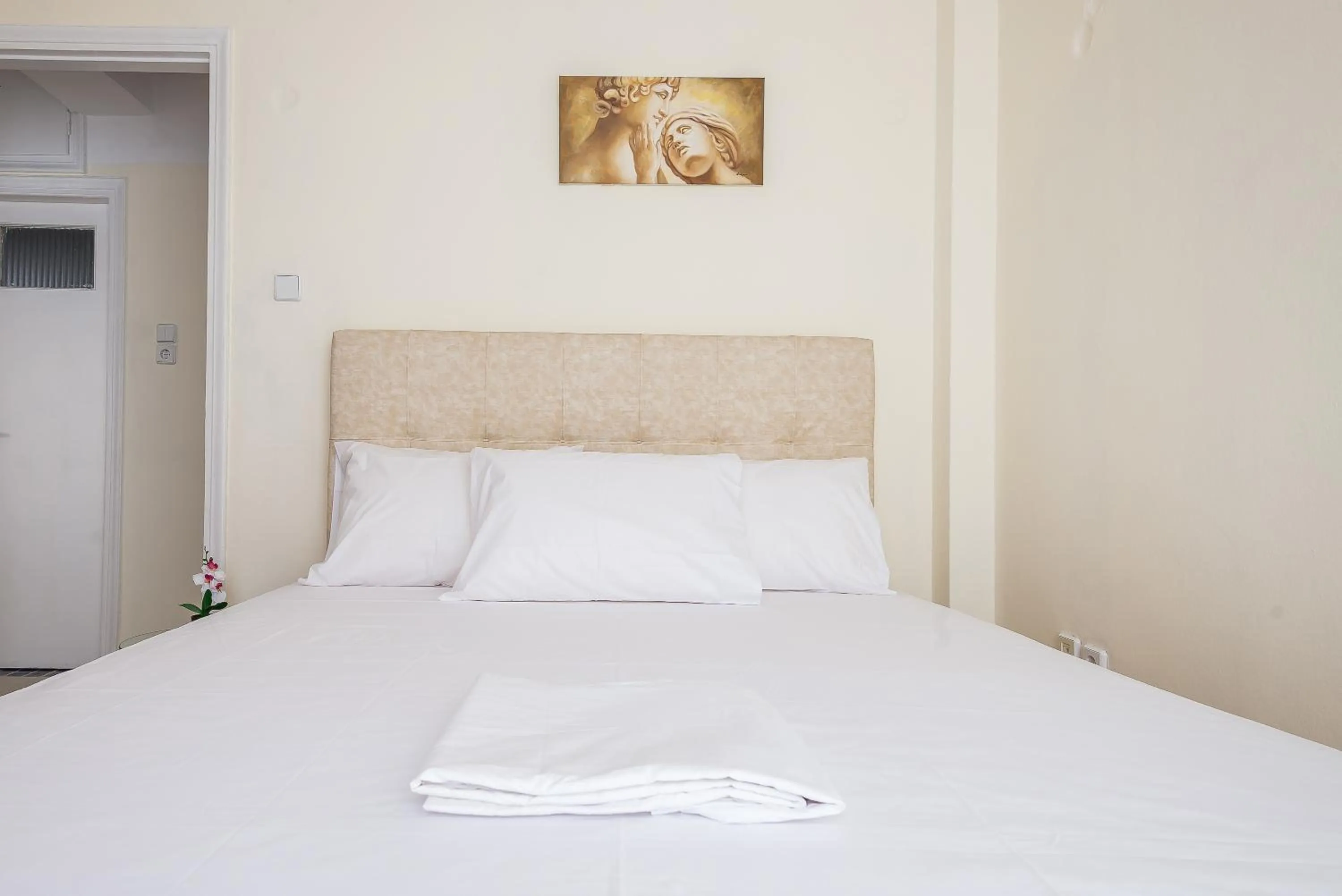 Bed in Acropolis View Paradise Apartments