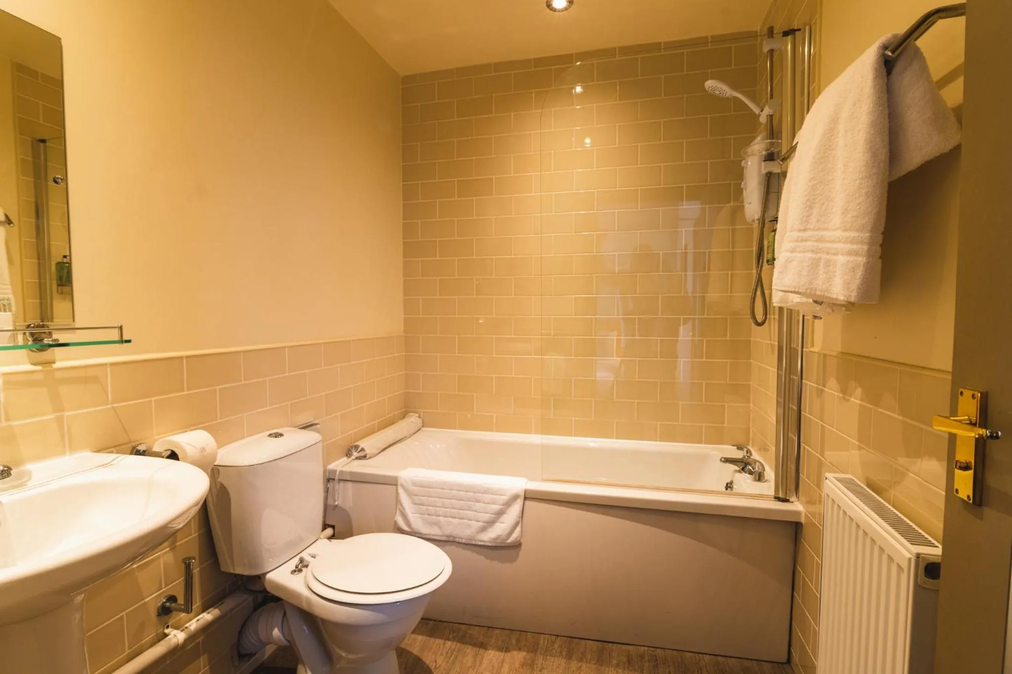 Shower in The Abbey Inn