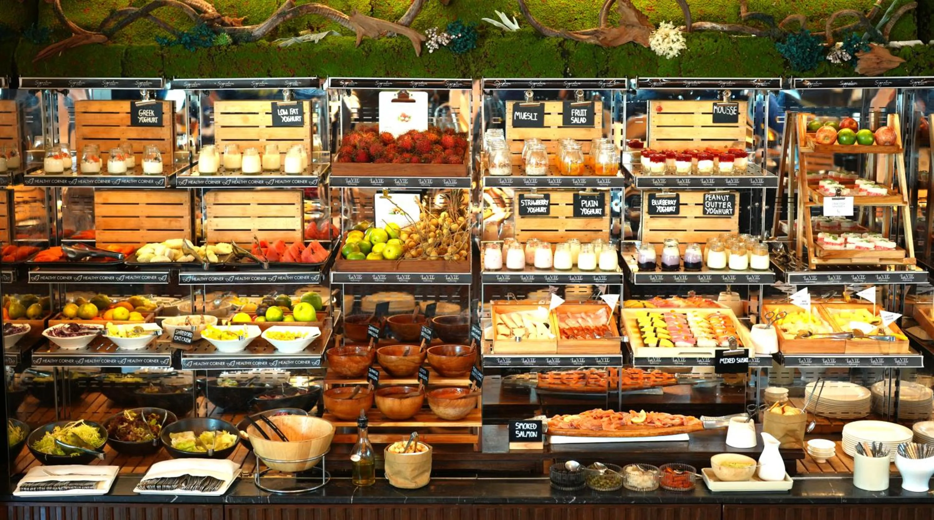 Breakfast in VIE Hotel Bangkok - MGallery Collection